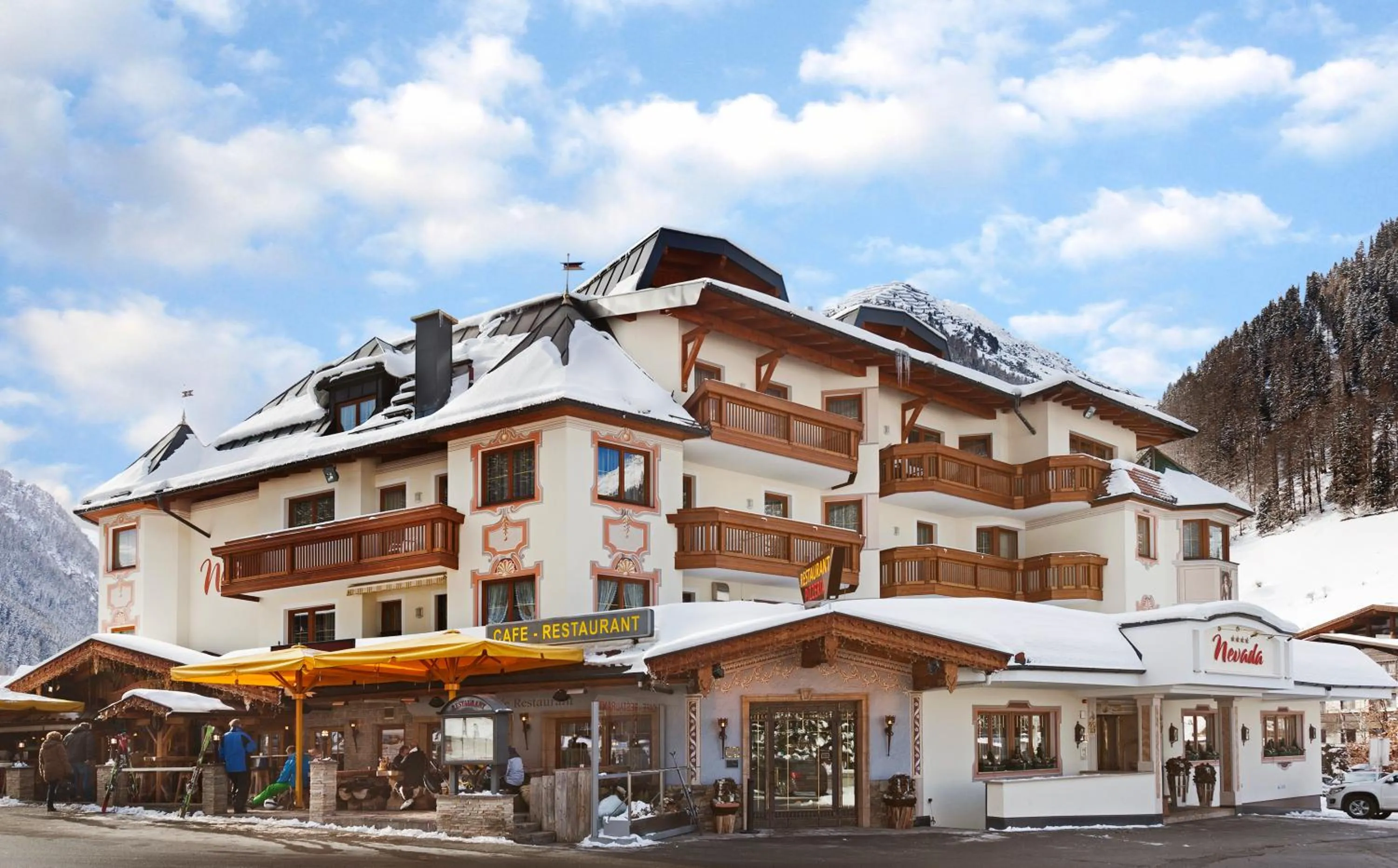 Facade/entrance in Hotel Nevada