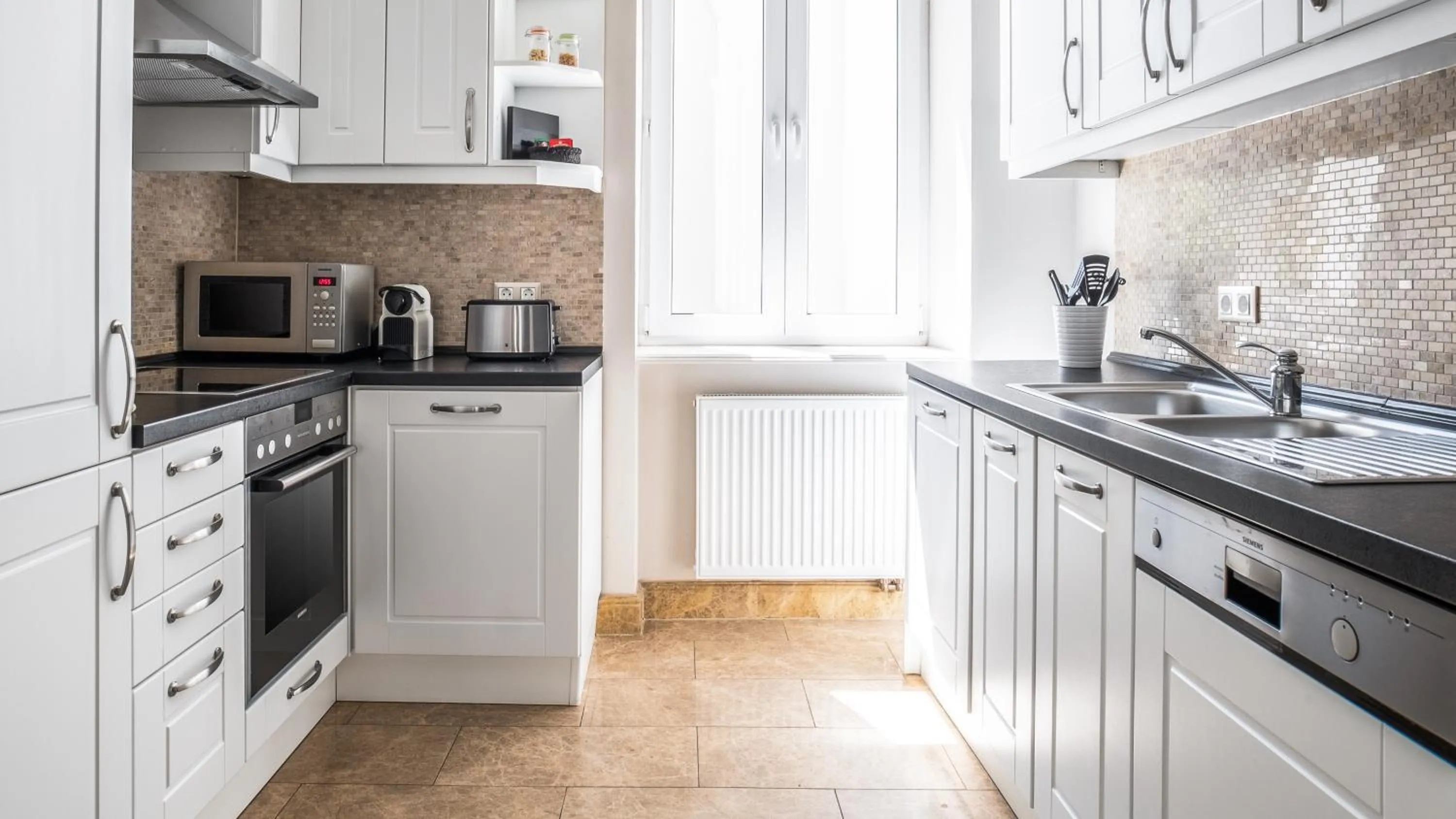 Kitchen or kitchenette in Palacina Berlin - Serviced Apartments