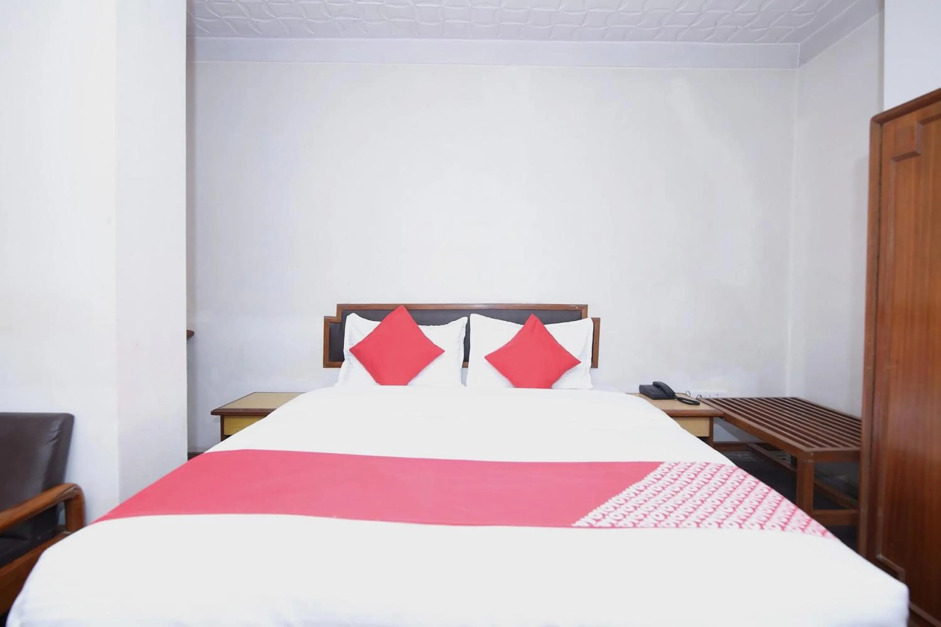 Bedroom, Bed in Capital O Kartik