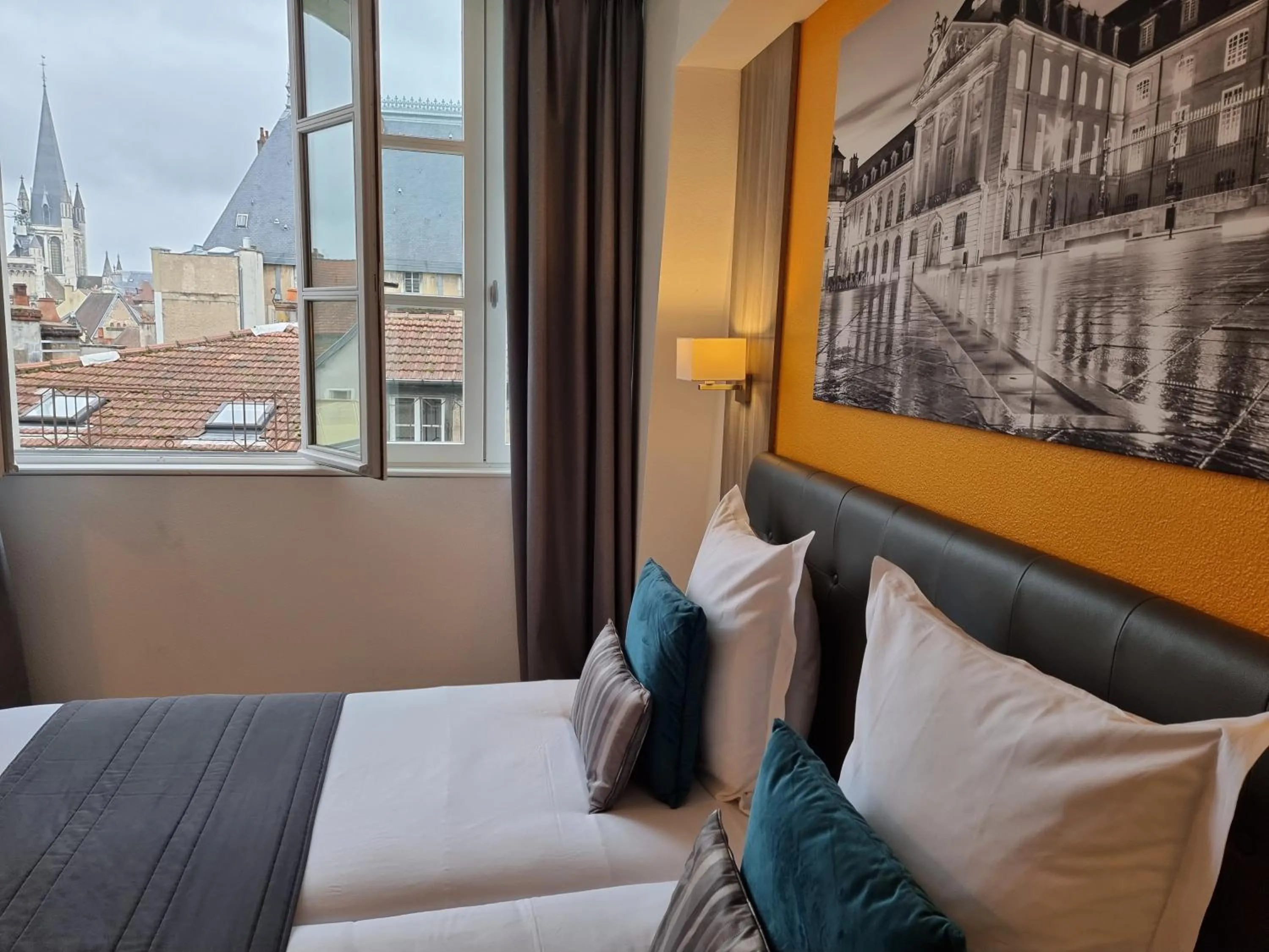 Bed in City Loft Apparthotel