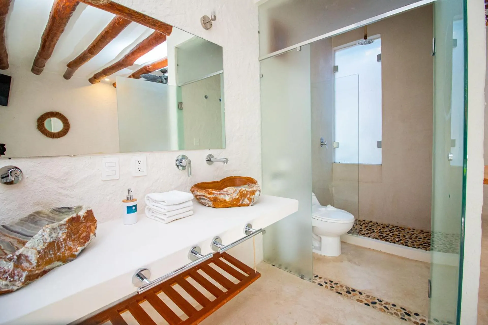 Bathroom, Bed in Soho Boutique Holbox - Adults Only