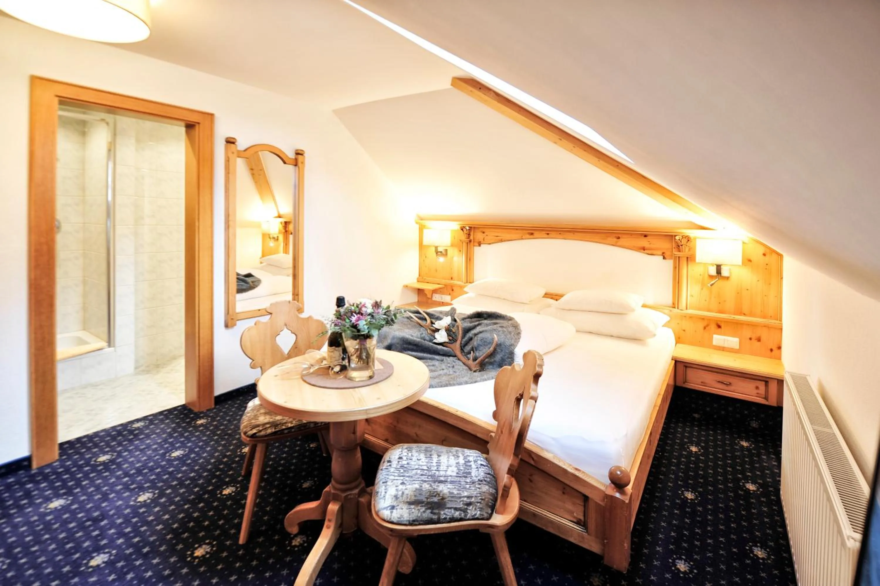 Bed in Hotel Garni Bellevue