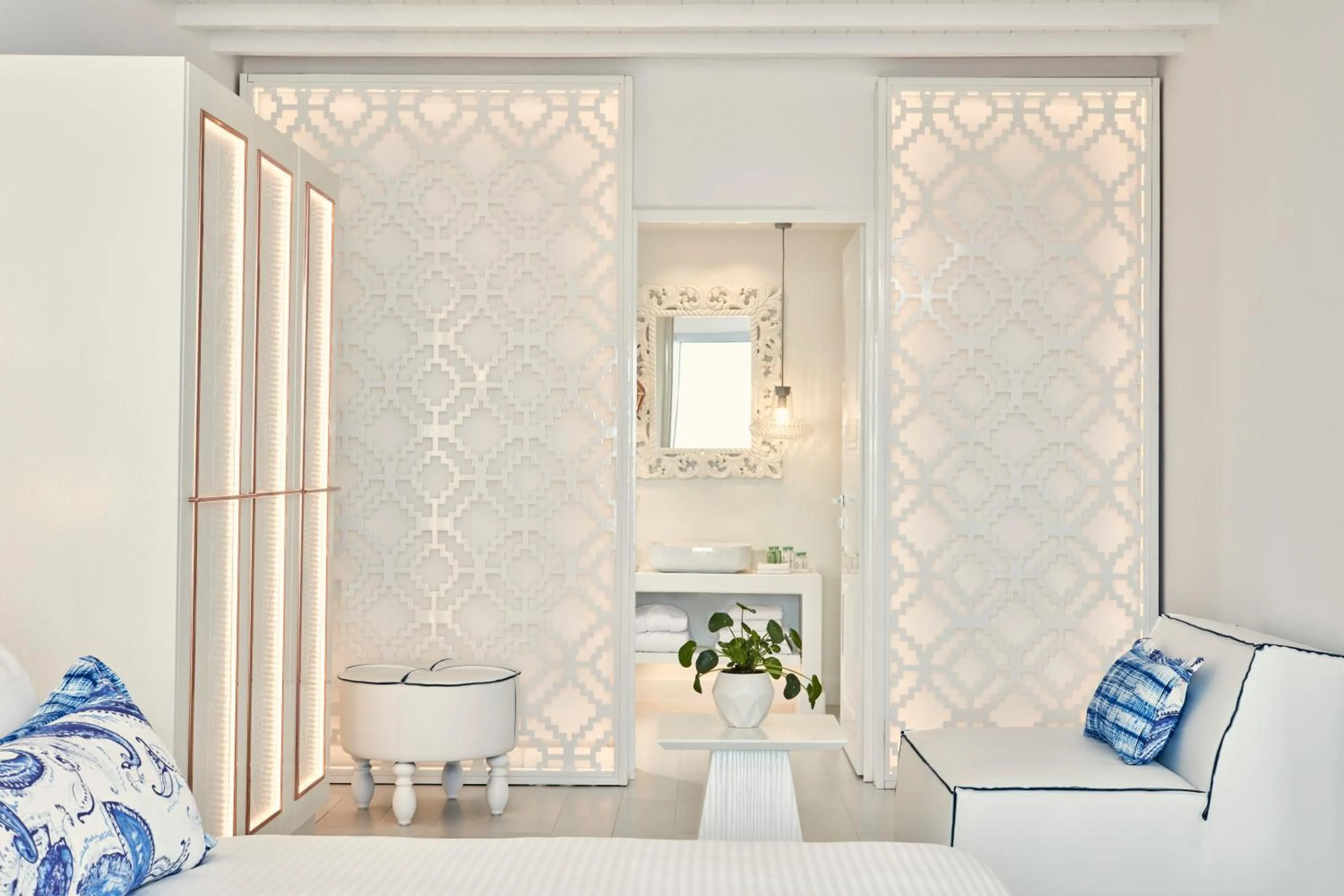 Bathroom in Katikies Mykonos - The Leading Hotels of the World