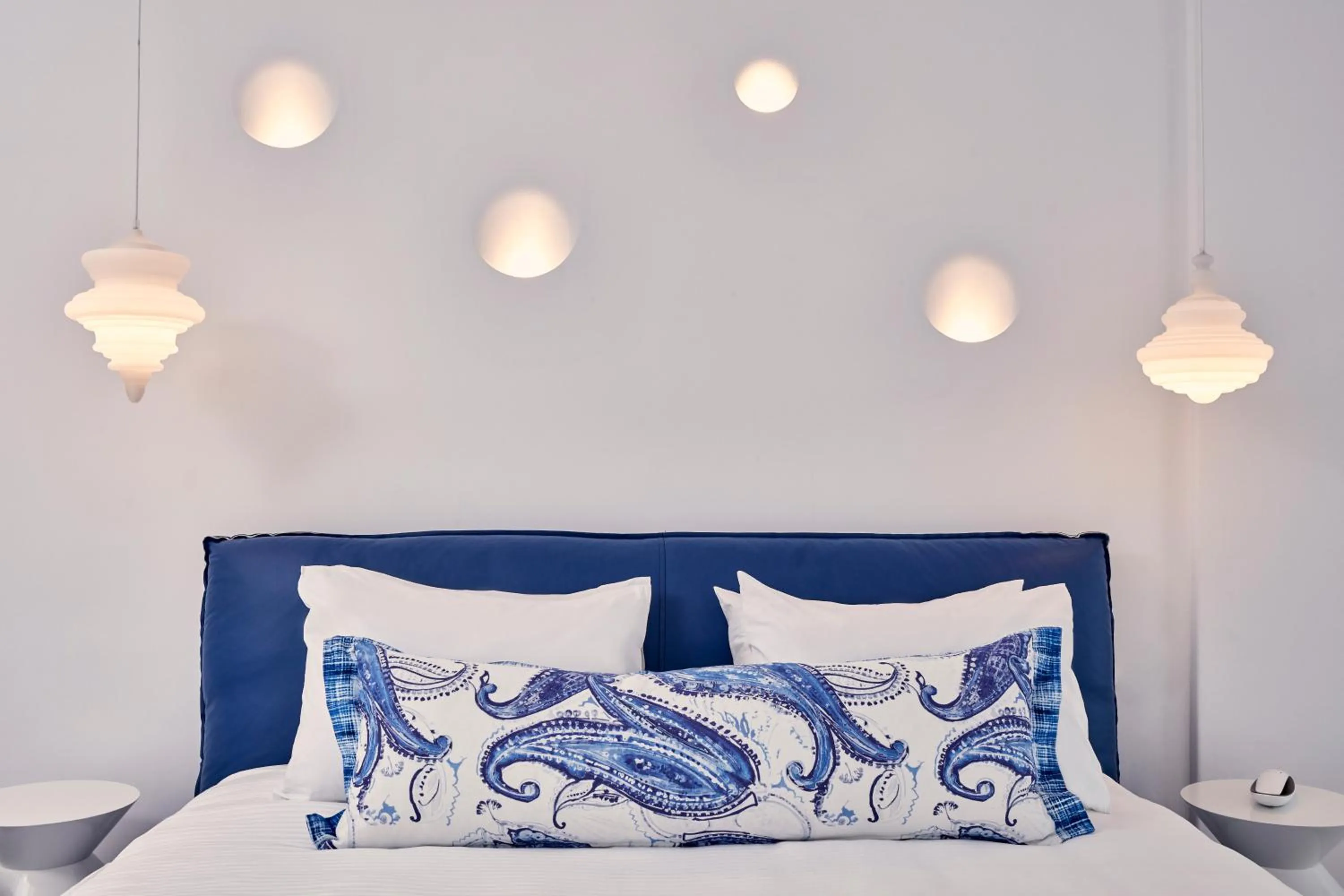 Bedroom, Bed in Katikies Mykonos - The Leading Hotels of the World