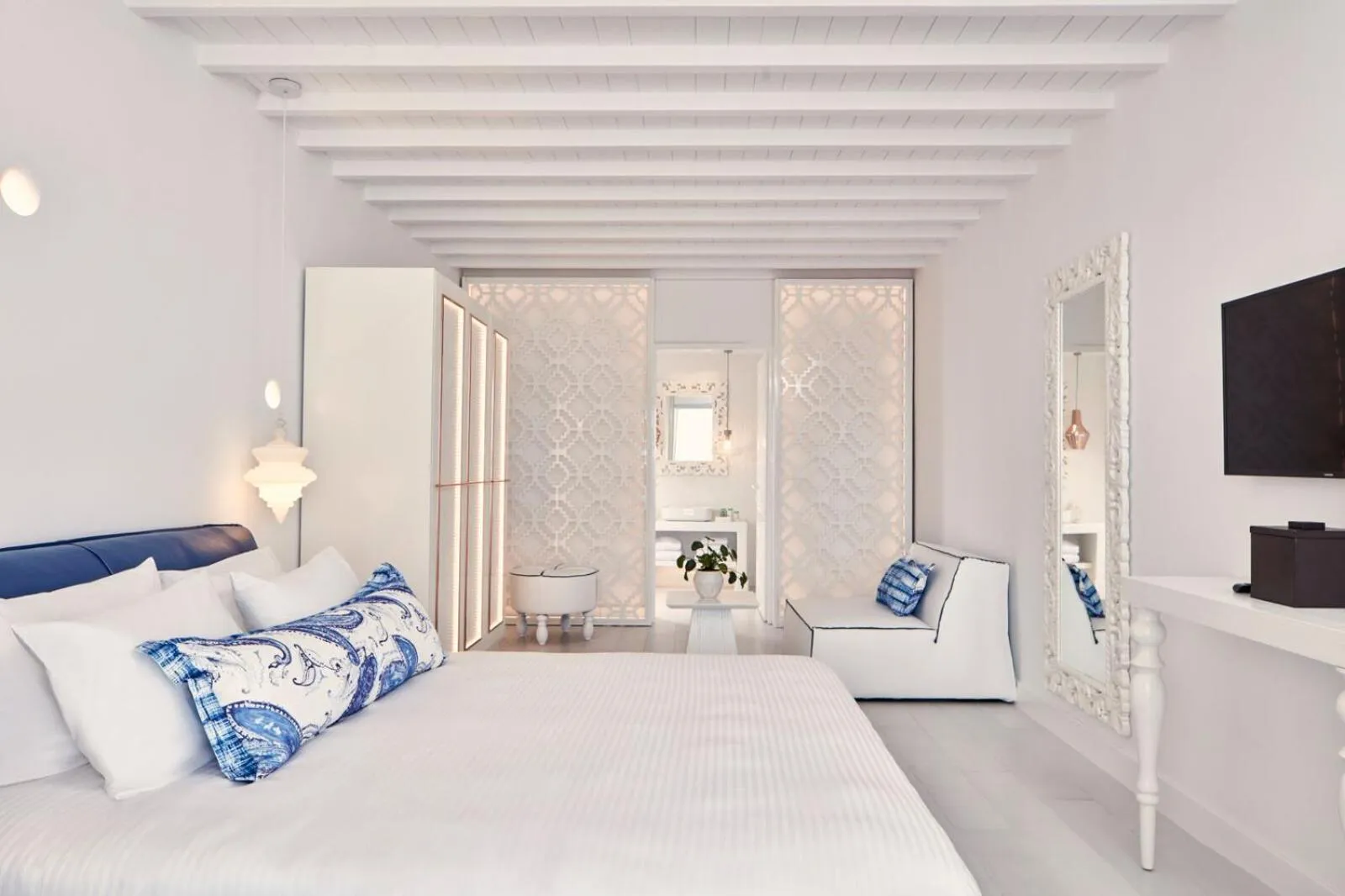 Bathroom, Bed in Katikies Mykonos - The Leading Hotels of the World