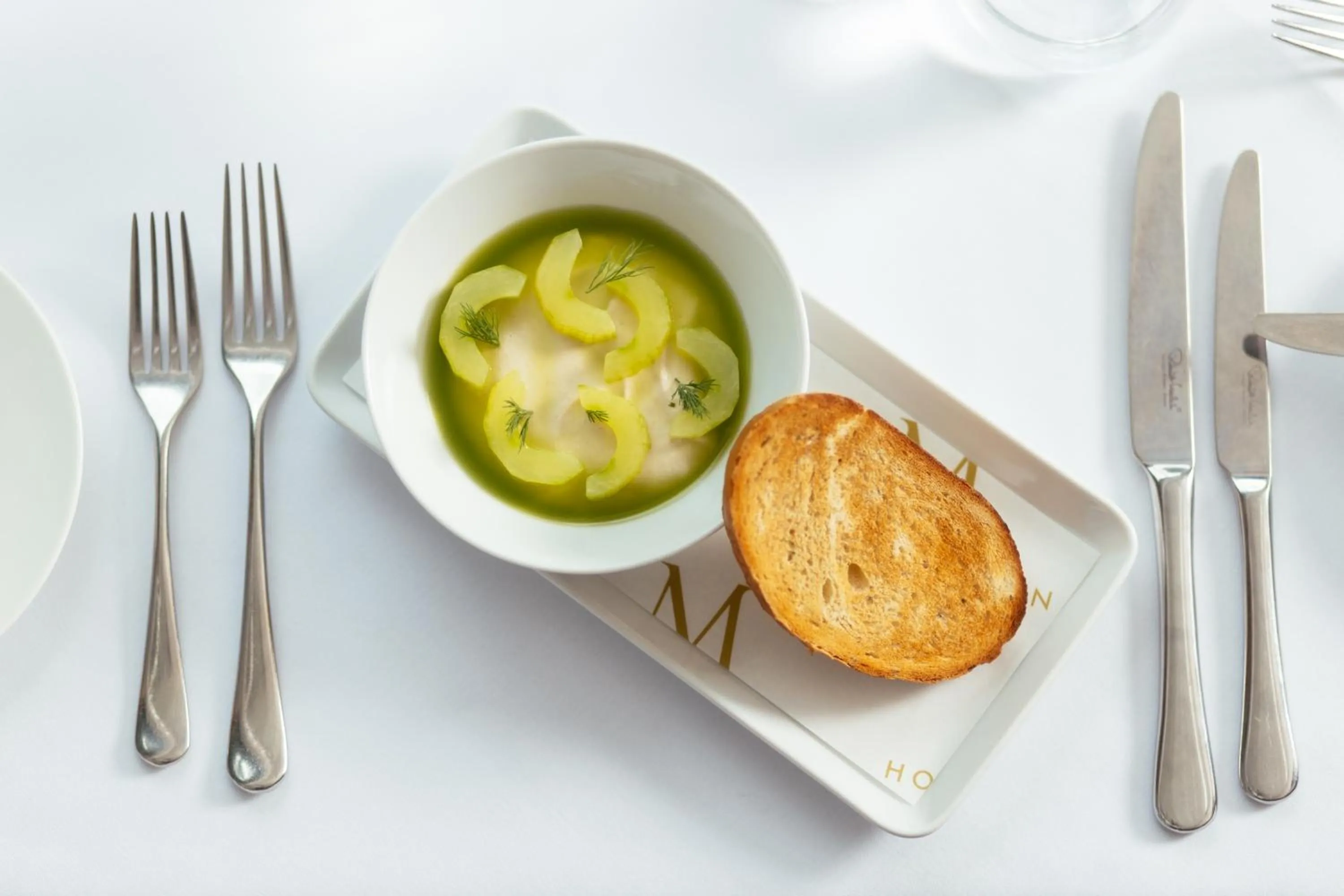 Restaurant/places to eat in Hotel Meudon