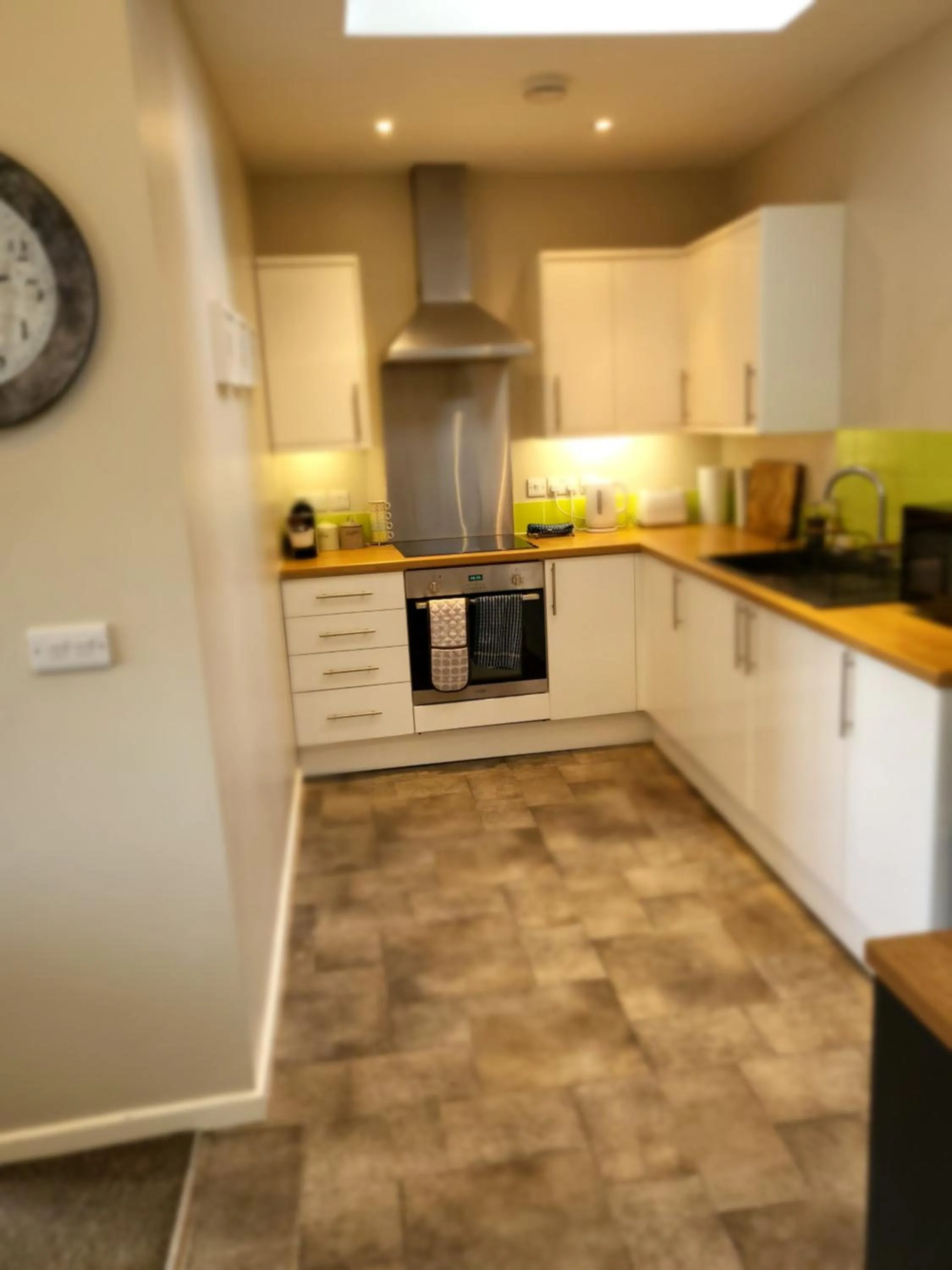 Kitchen or kitchenette in Southcourt