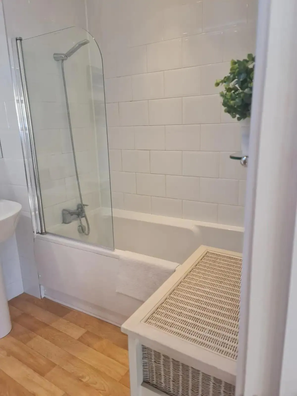 Shower in Southcourt