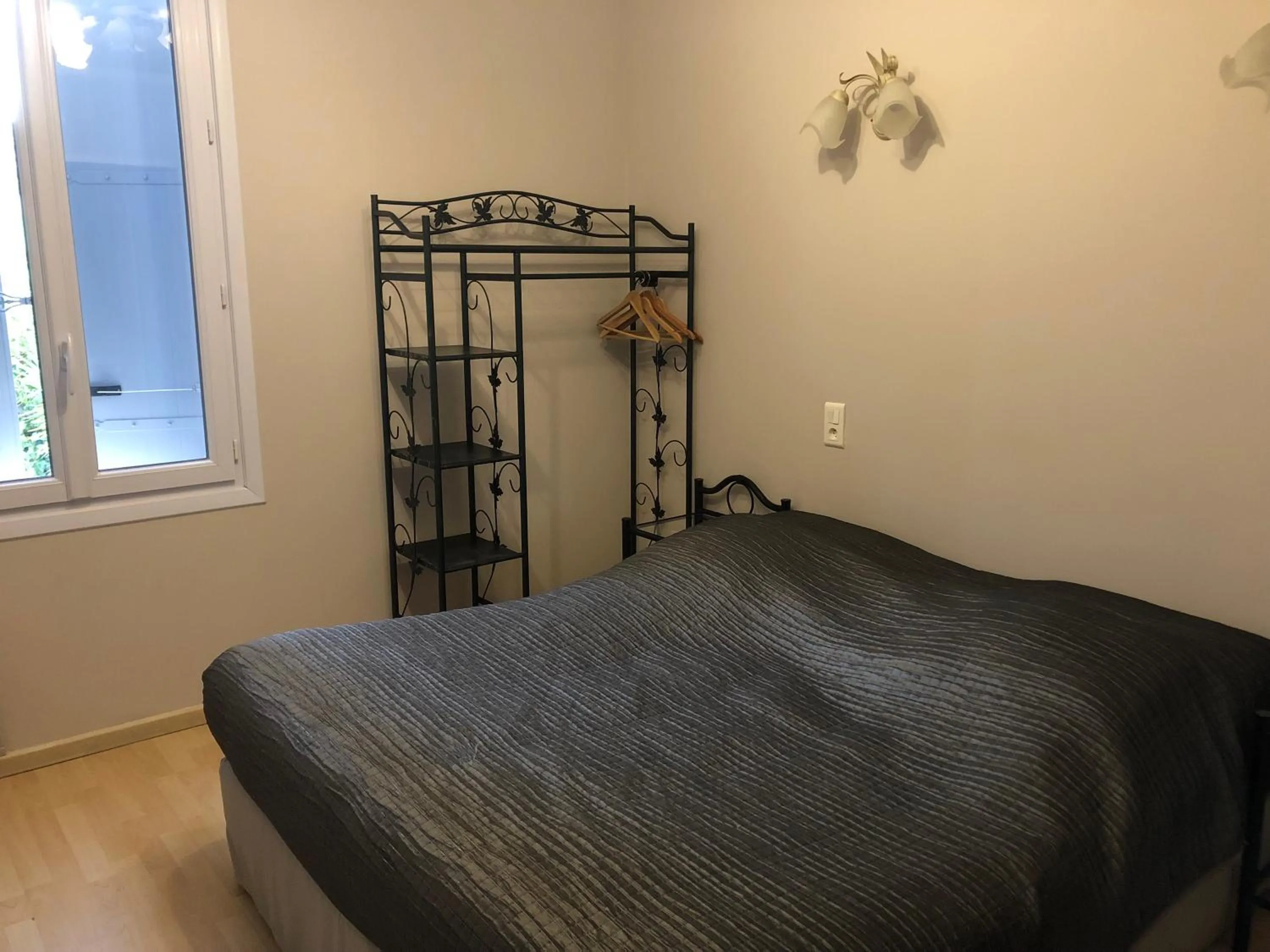 Bed in Hôtel Le Lys d'Or