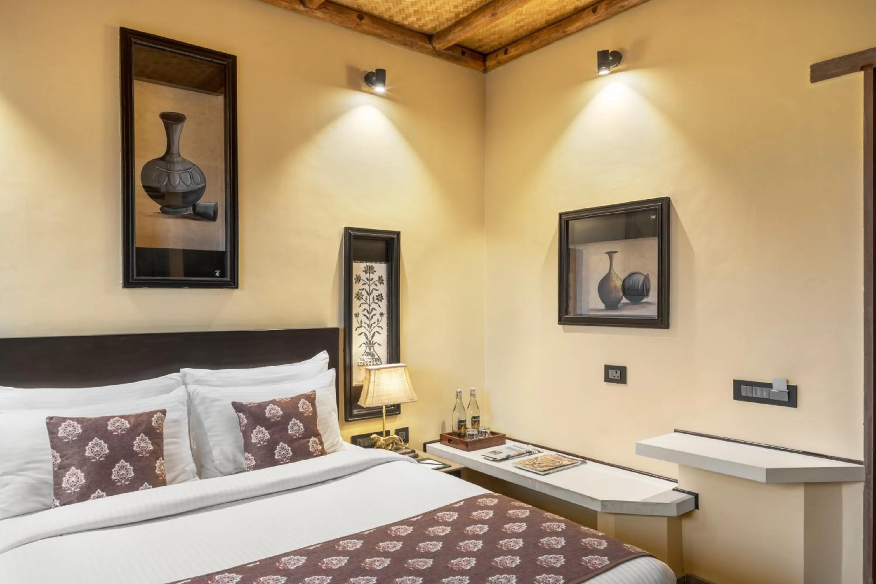 Bed in AamaGhati Wildlife Resort, Ranthambore