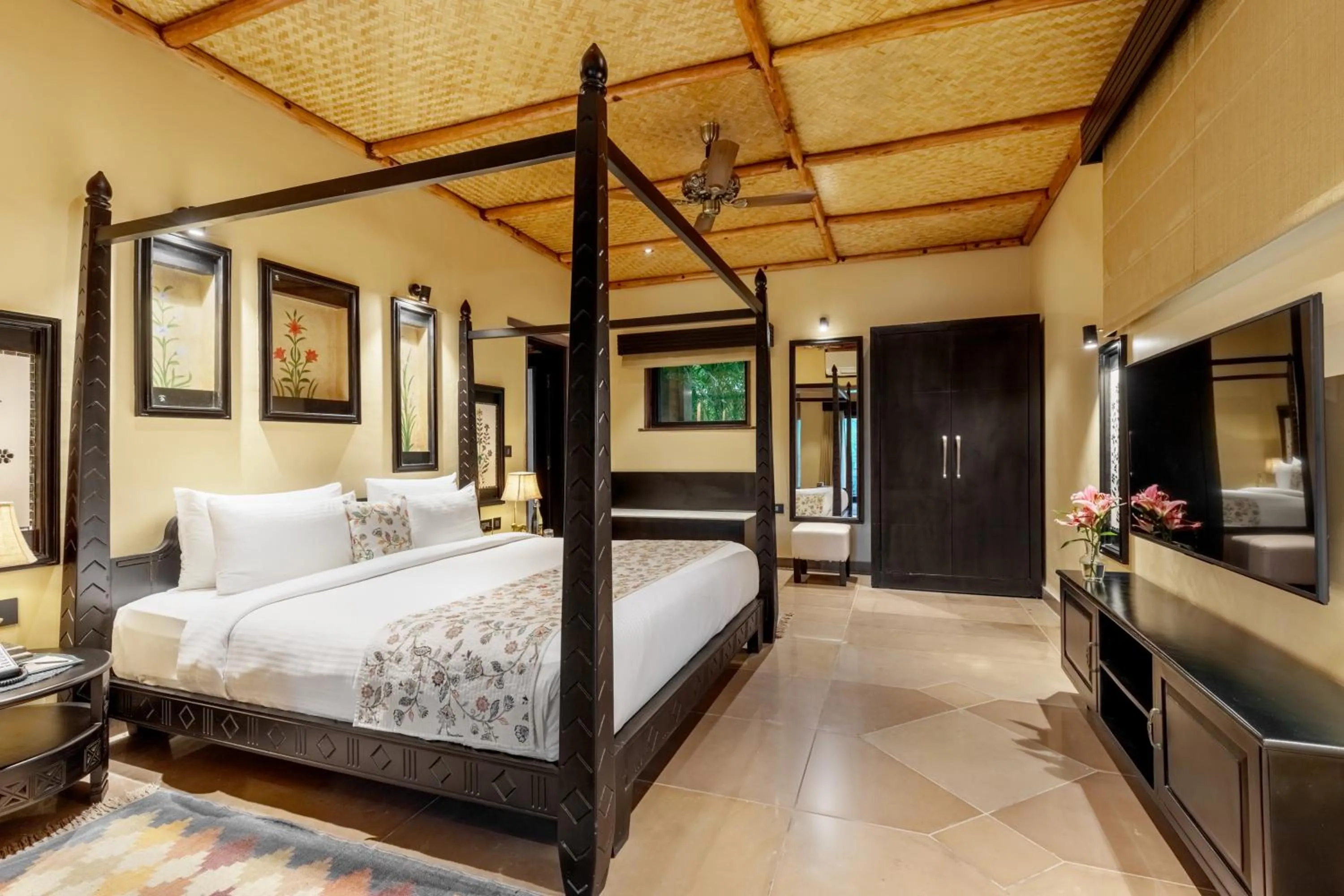 Bed in AamaGhati Wildlife Resort, Ranthambore