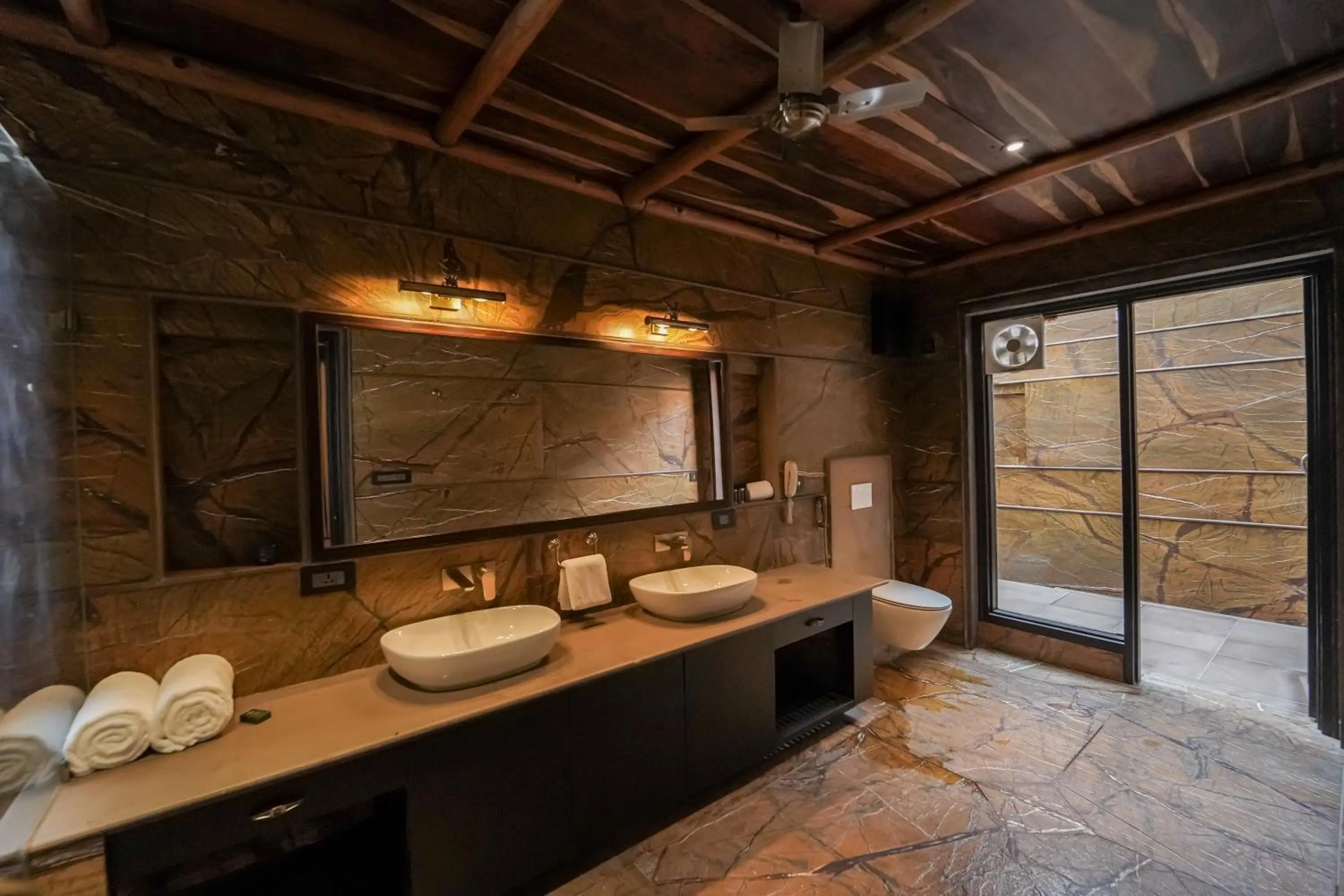 Bathroom in AamaGhati Wildlife Resort, Ranthambore