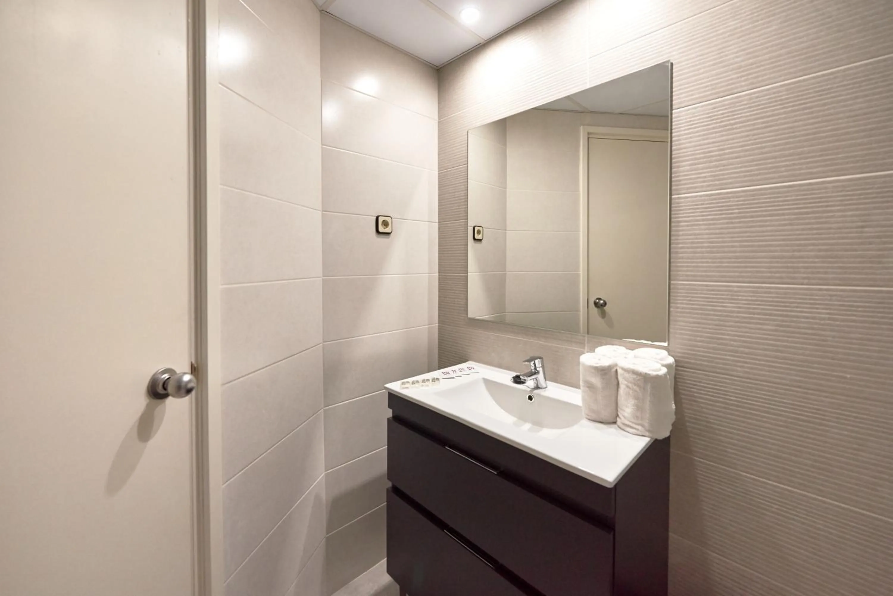 Bathroom in Hotel Miami Calella - El de siempre, como nunca