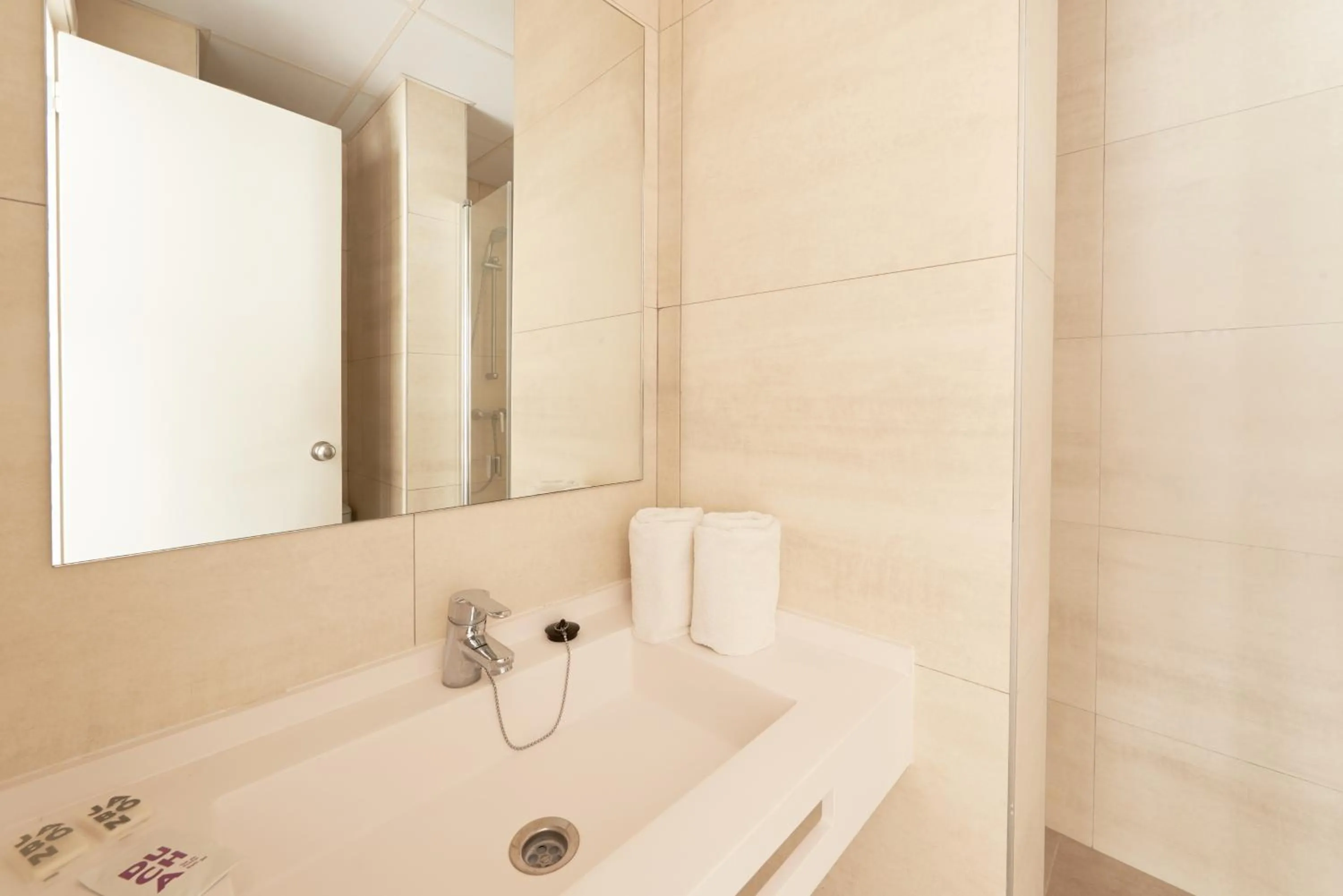 Bathroom in Hotel Miami Calella - El de siempre, como nunca