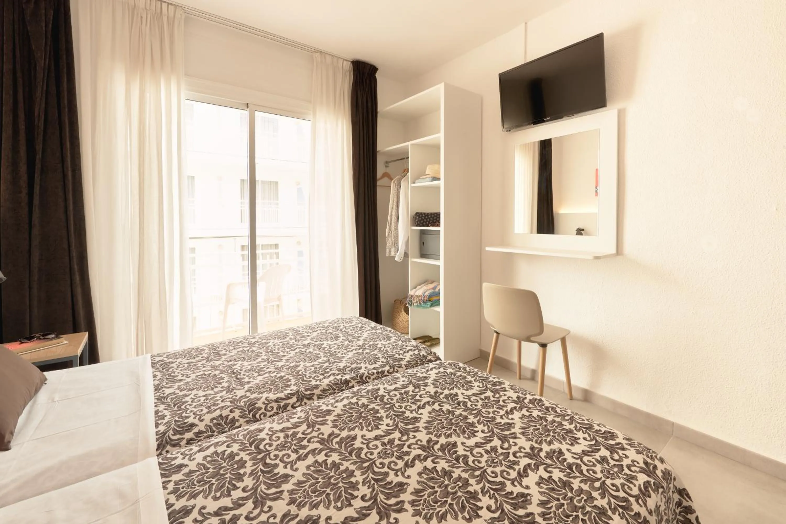 Bed in Hotel Miami Calella - El de siempre, como nunca