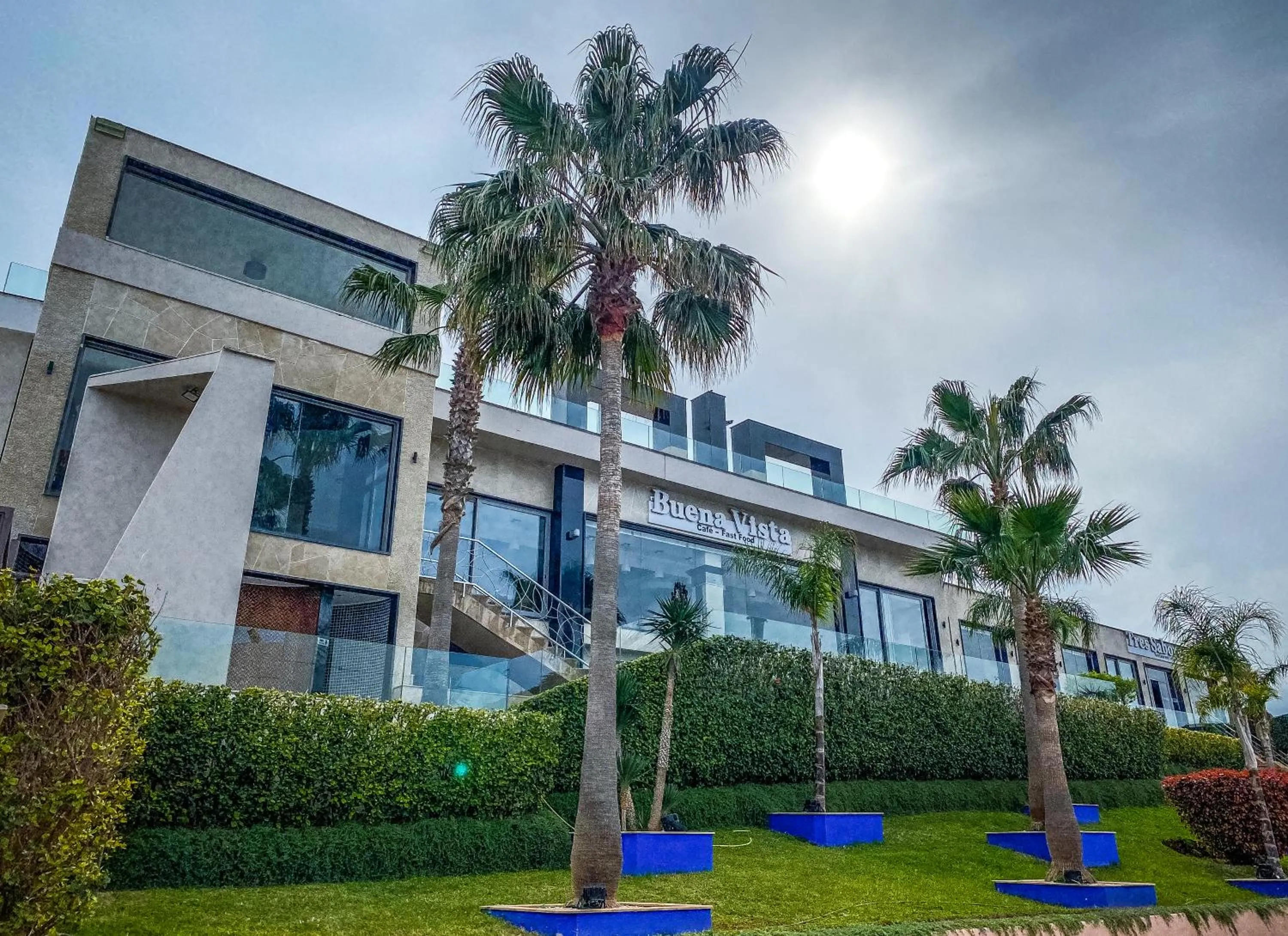 Day in DWO Mira Palace