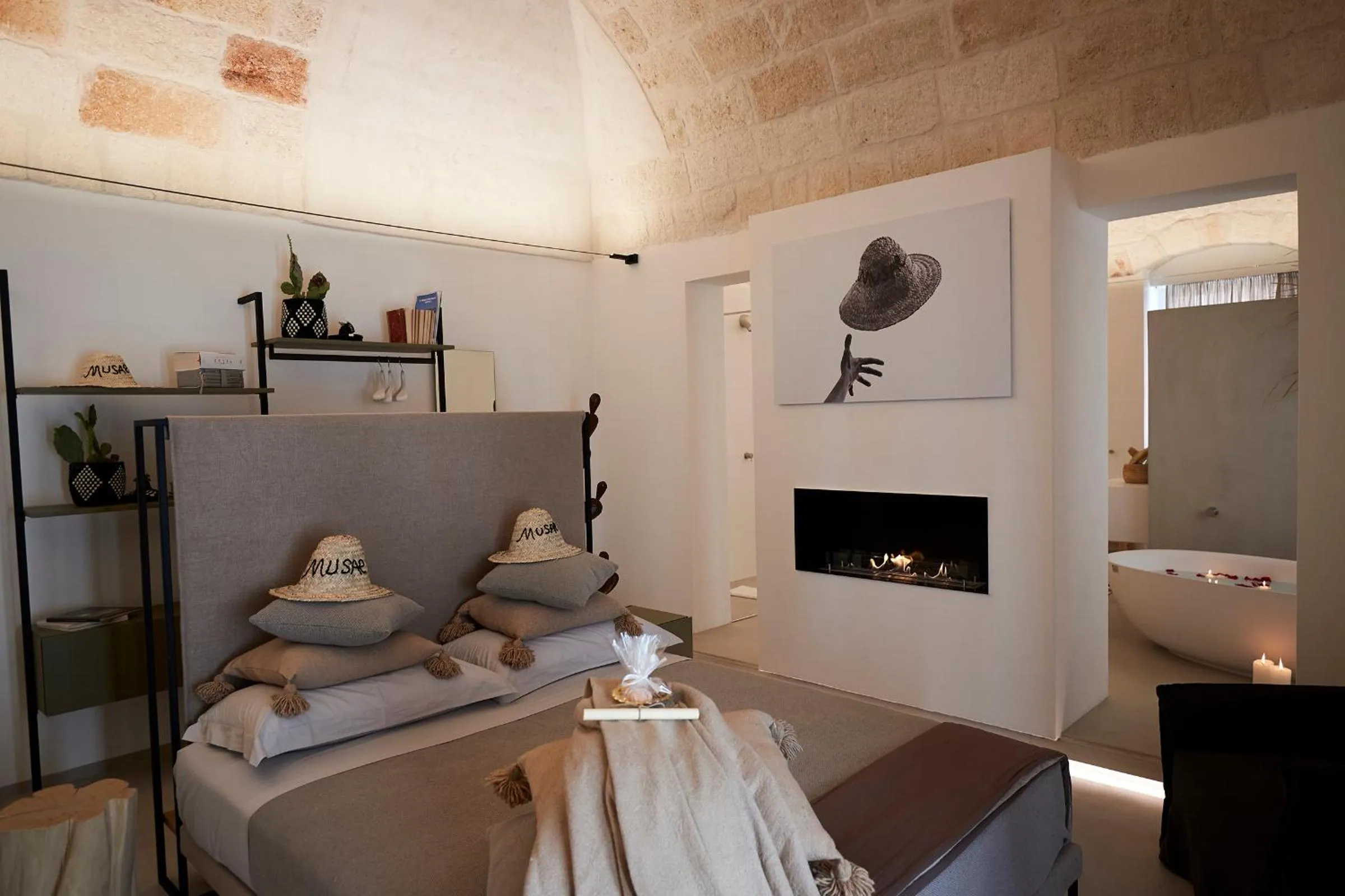 Shower, Bed in Musae Relais & SPA