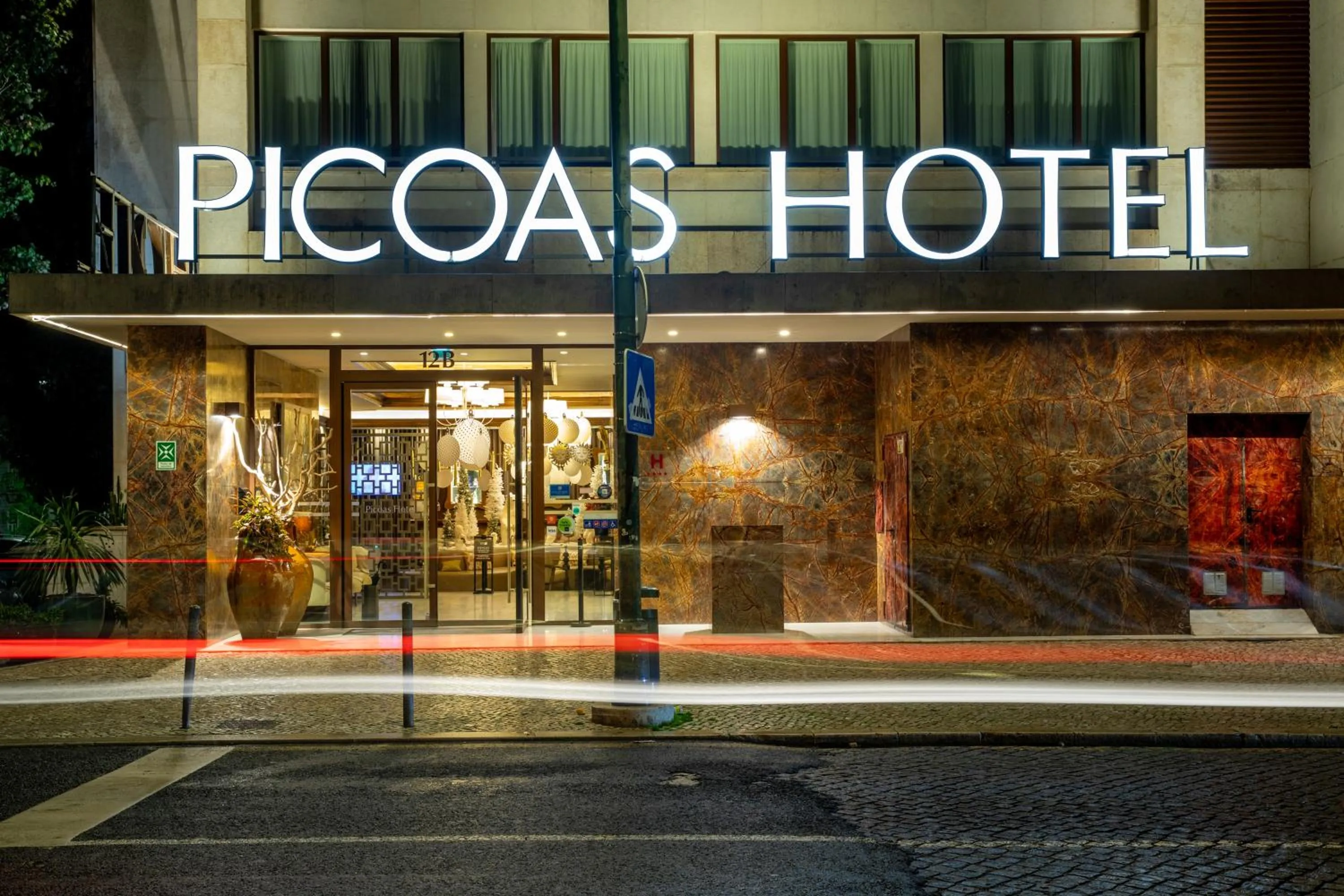 Property building in VIP Executive Picoas Hotel