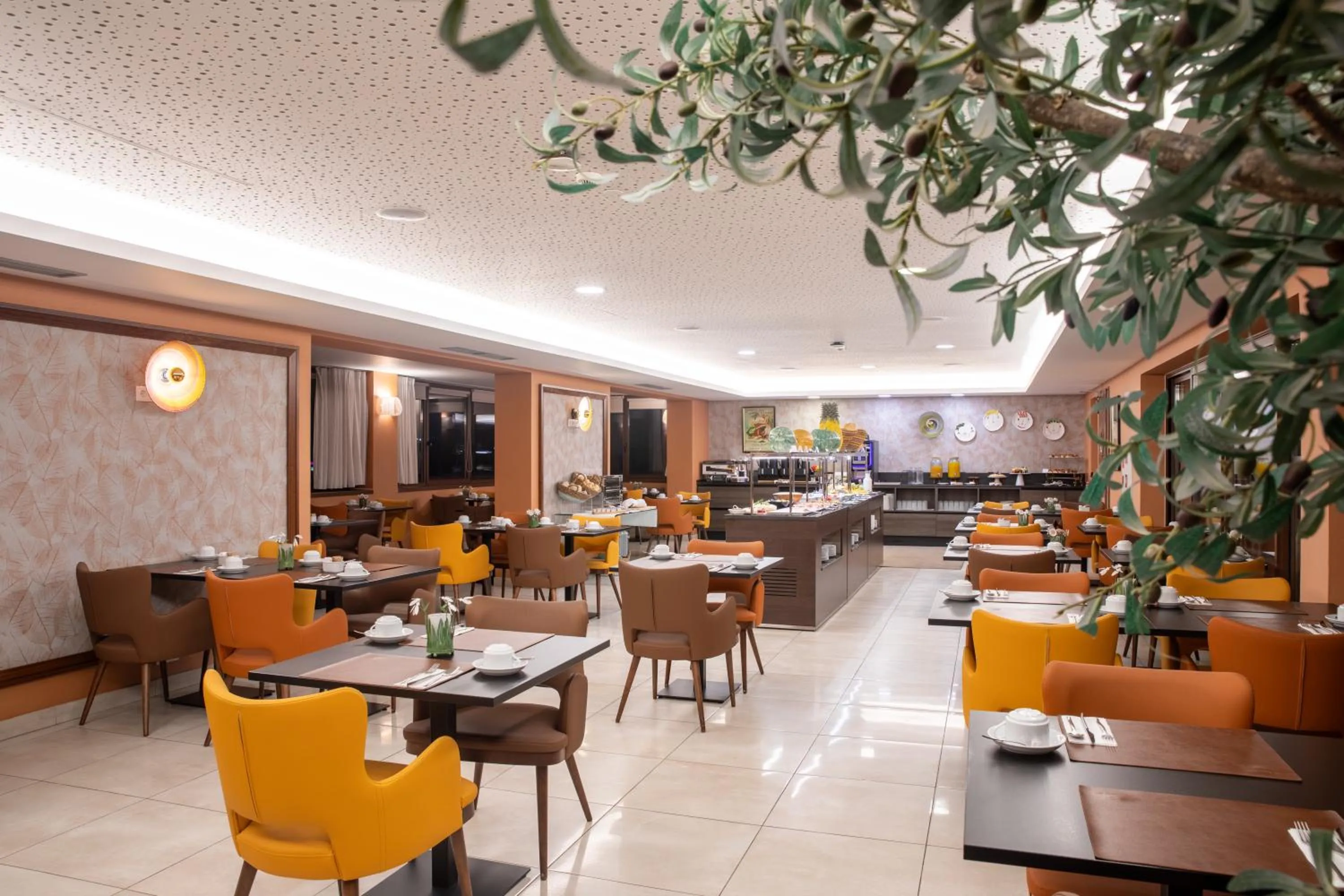 Breakfast in VIP Executive Picoas Hotel