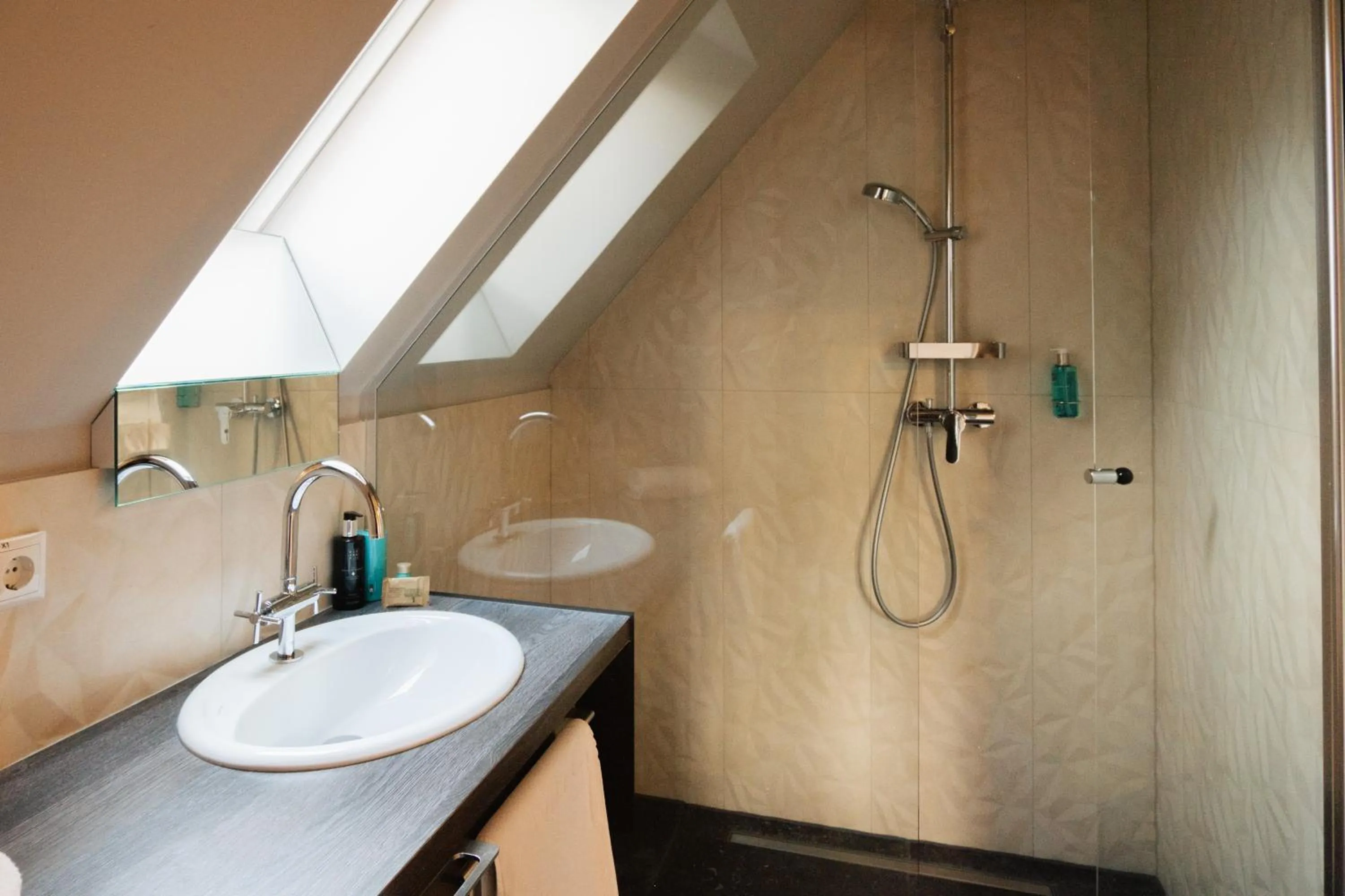 Shower in Villa Glanzstoff