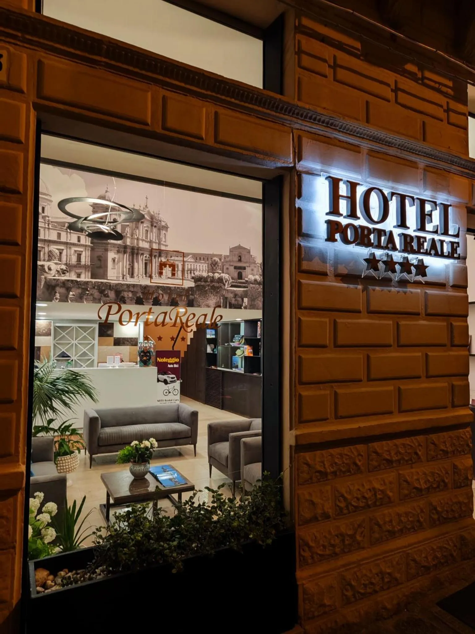 Property building in Hotel Porta Reale