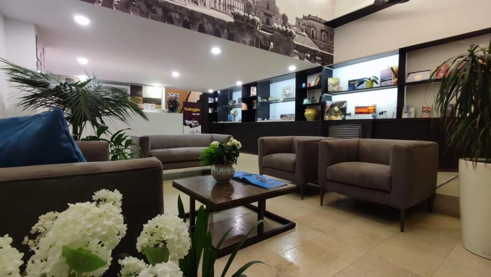 Lobby or reception in Hotel Porta Reale