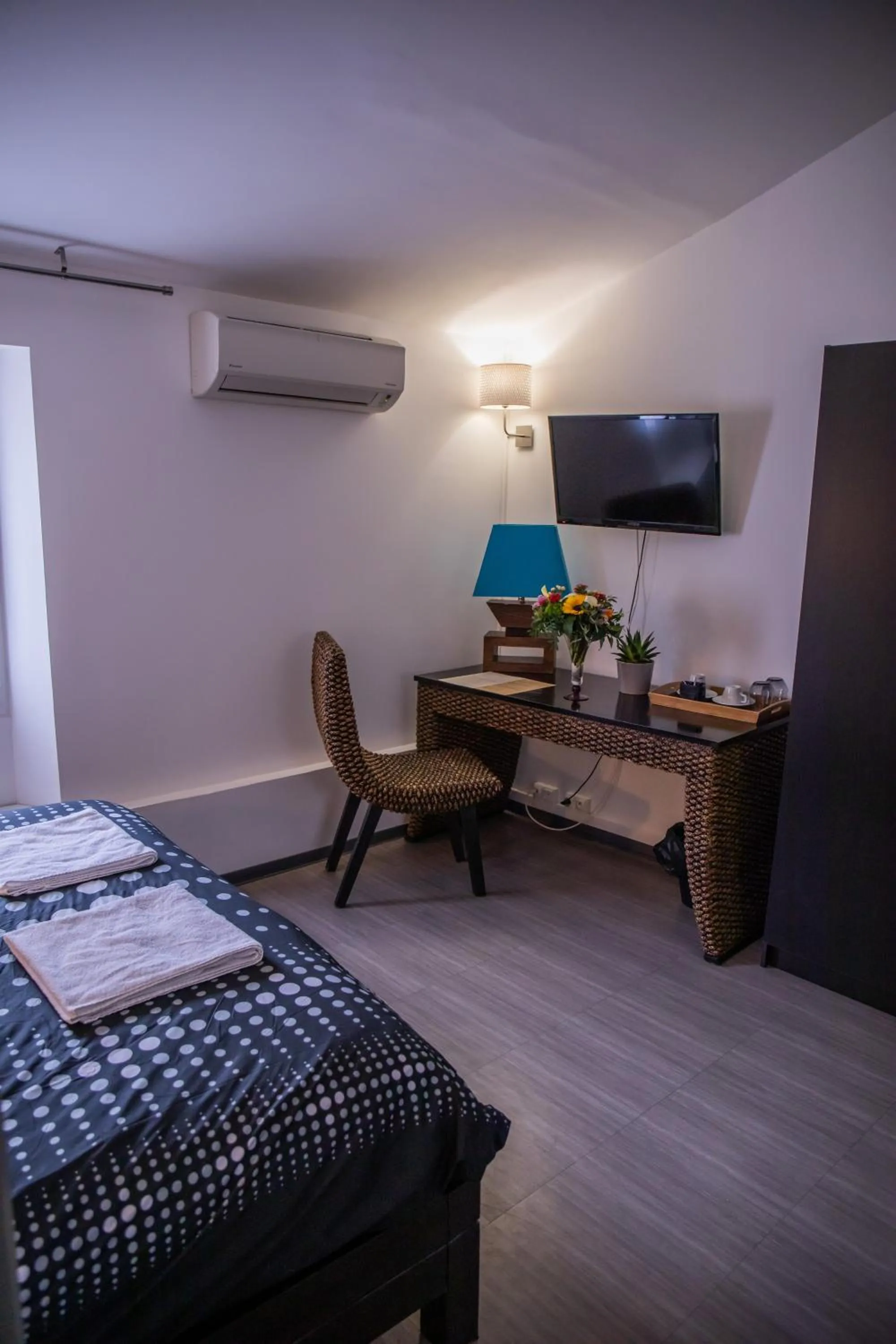 TV and multimedia, Bed in Auberge Sainte Marguerite