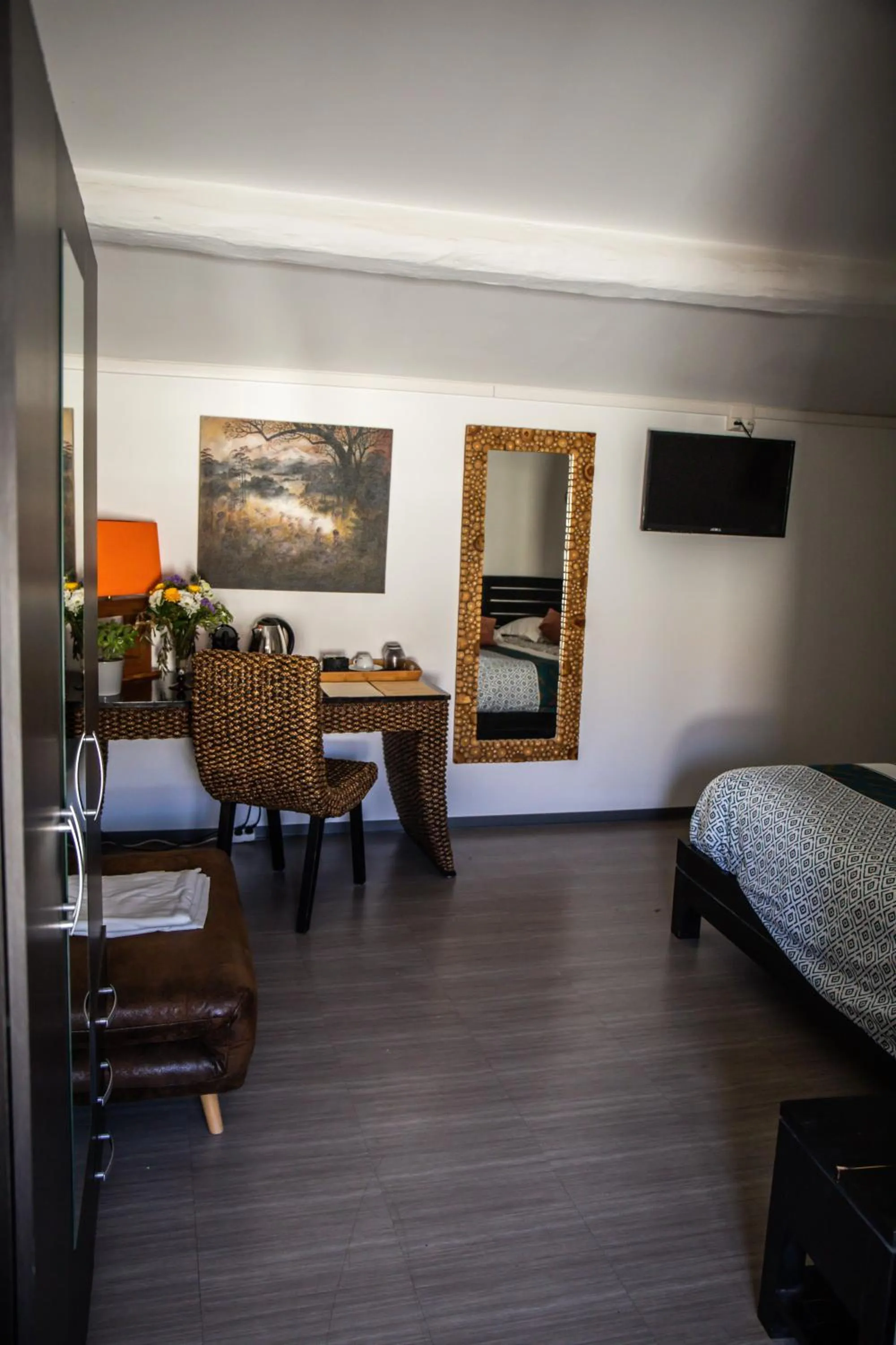 TV and multimedia, Bed in Auberge Sainte Marguerite