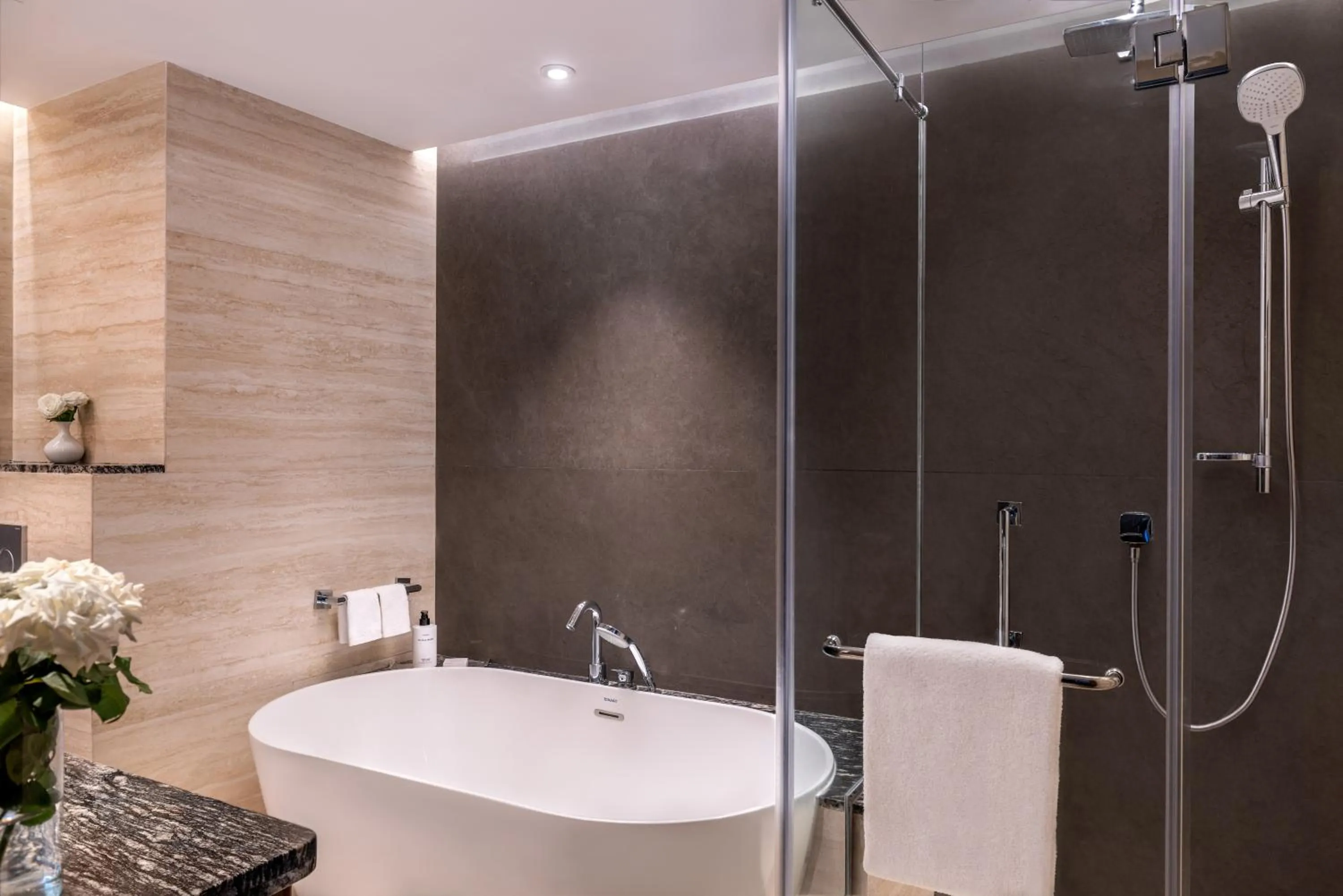 Shower in Conrad Cairo Hotel & Casino