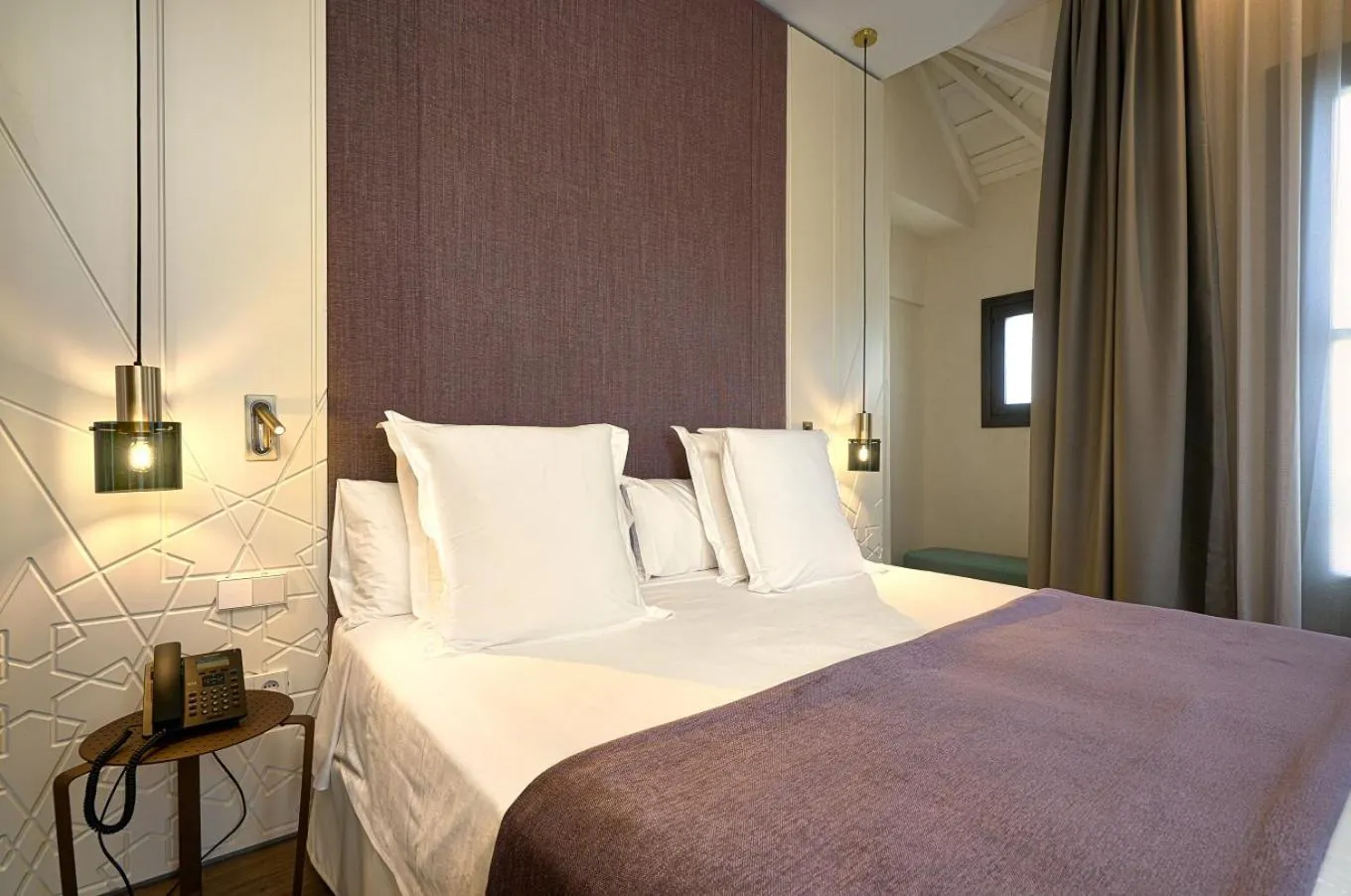 Bed in Suites Murillo Plaza Sta. Cruz