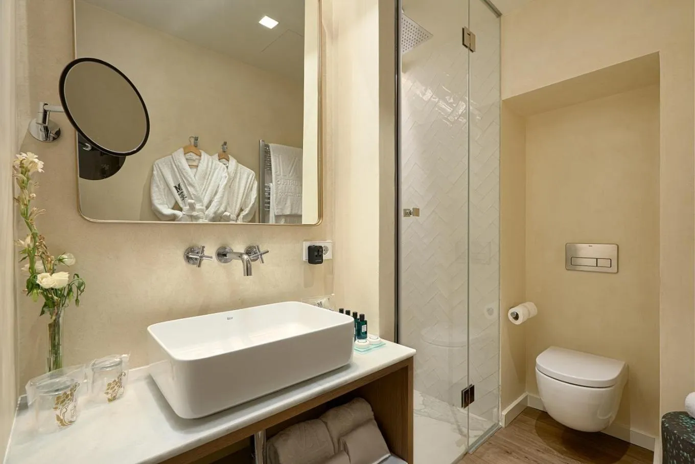 Shower in Suites Murillo Plaza Sta. Cruz