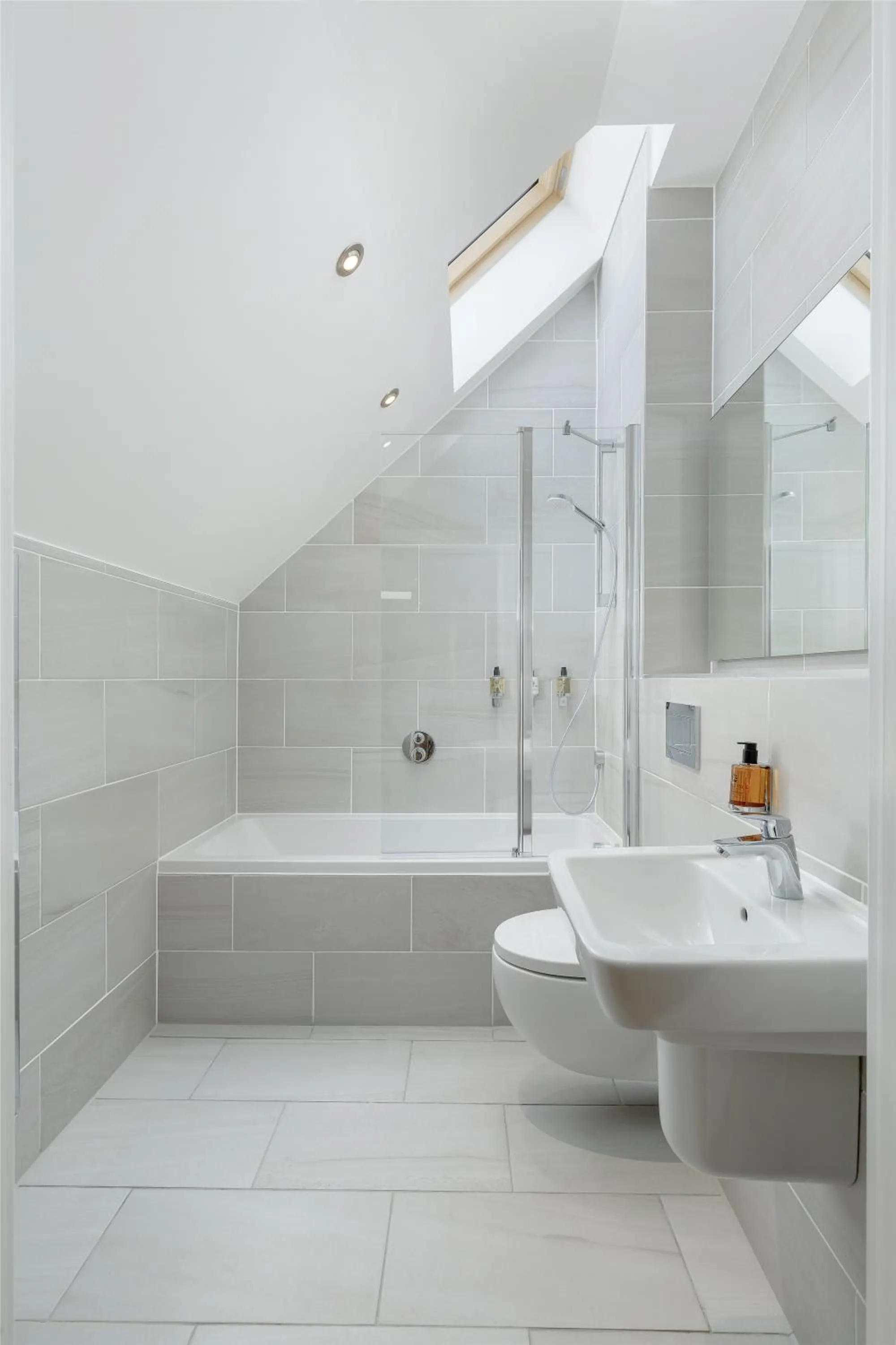 Destiny Scotland - Royal Mile Residence