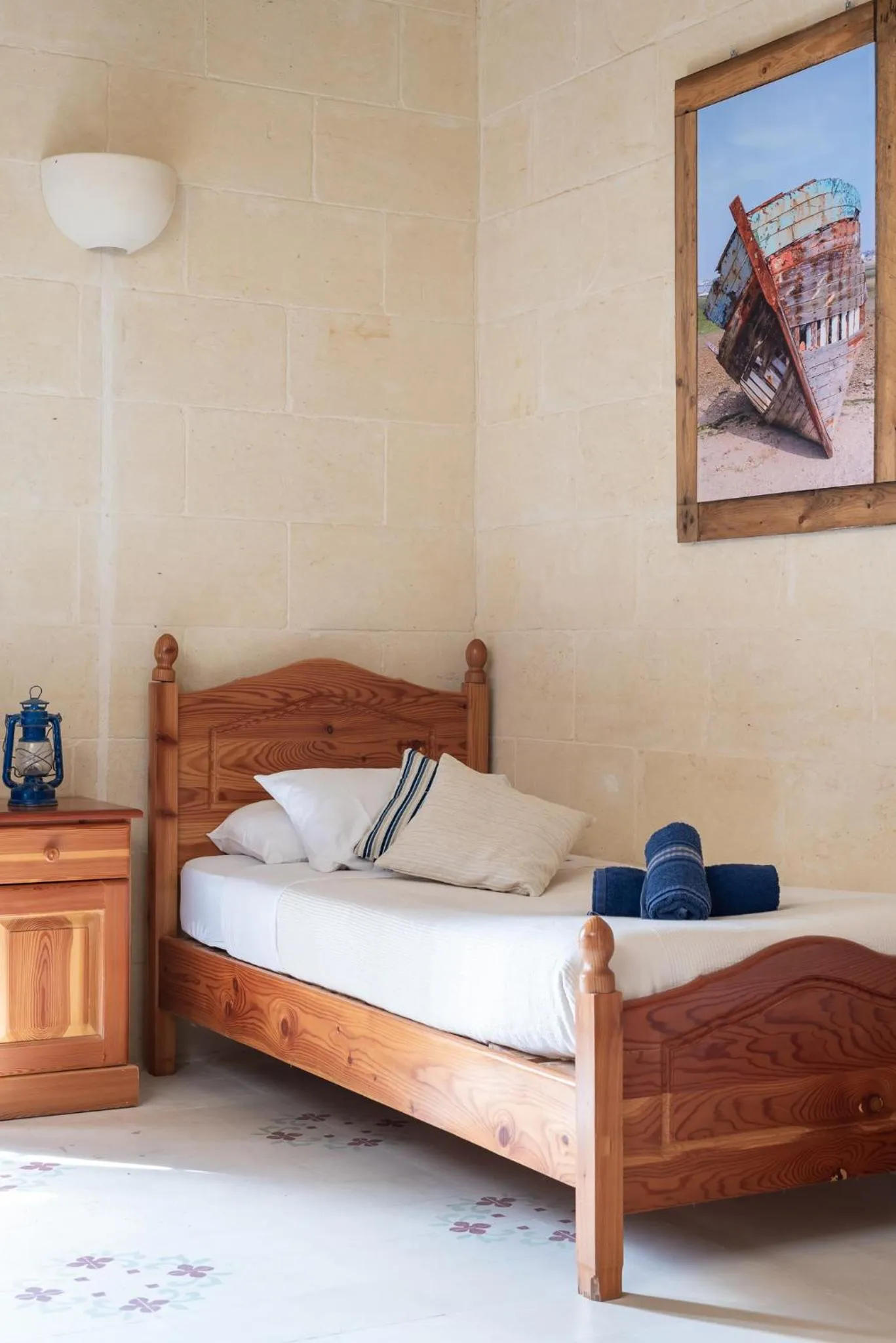 Bed in Mood Farmhouse B&B