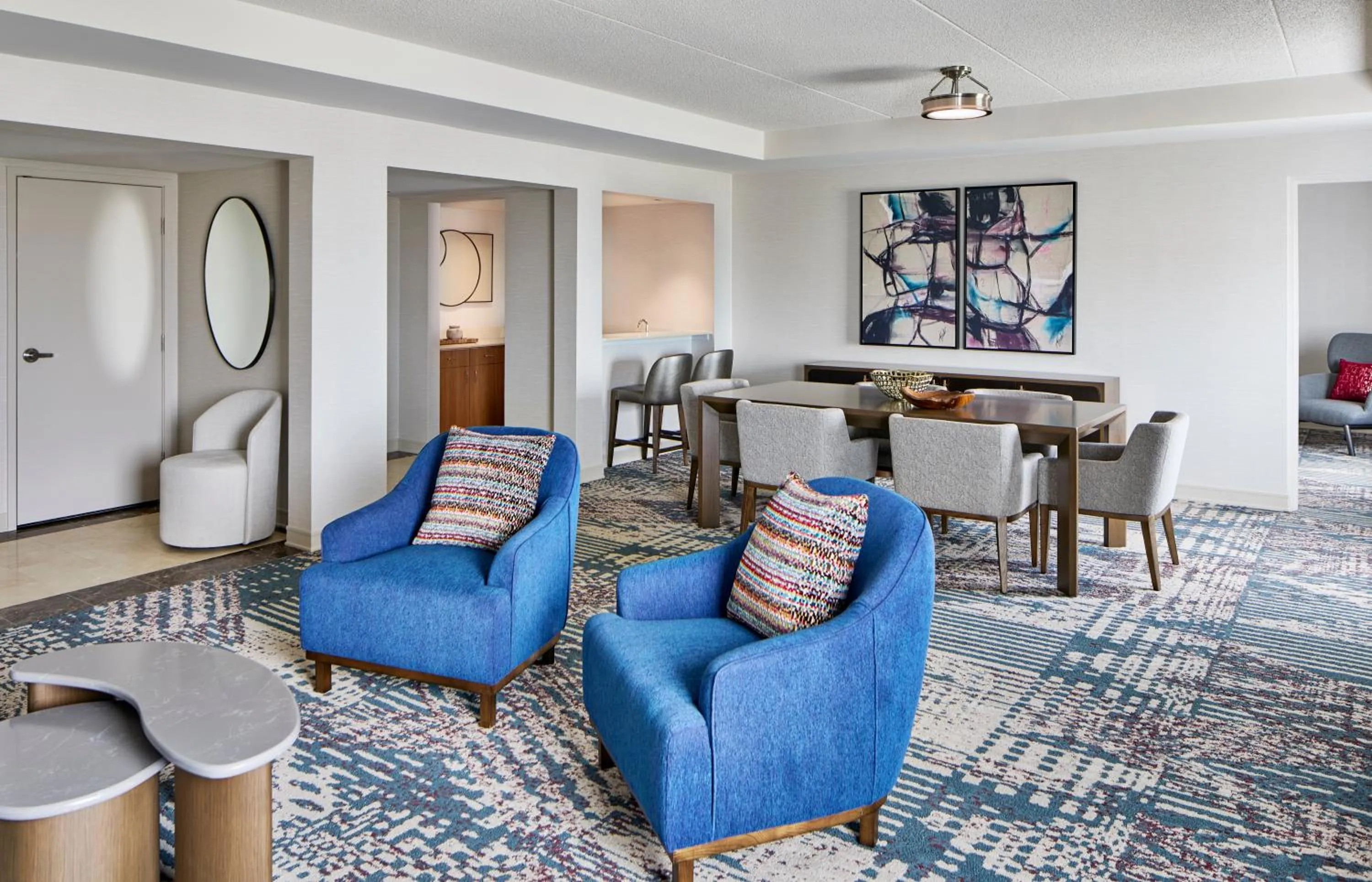 Living room in Delta Hotels by Marriott Toledo