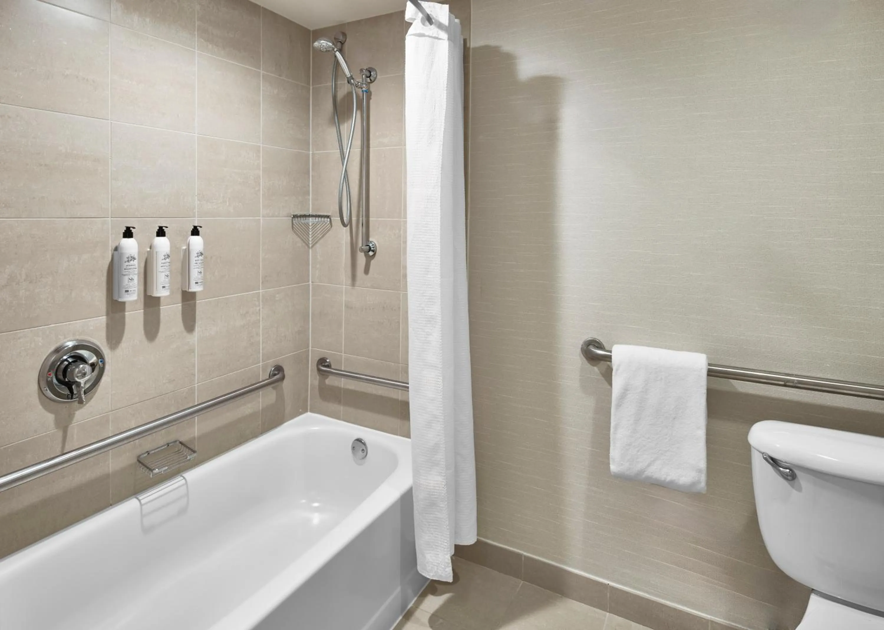 Shower in Delta Hotels by Marriott Toledo