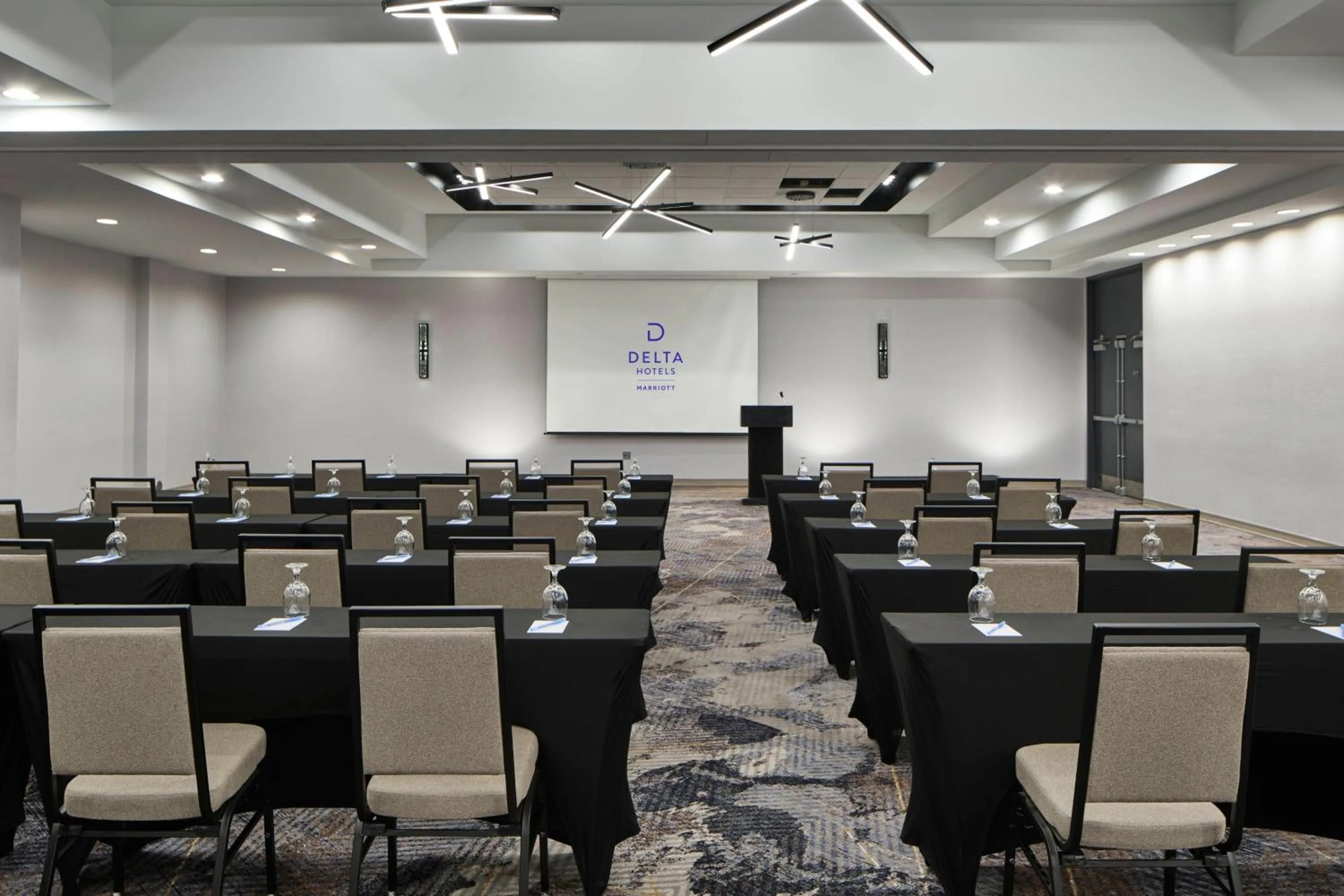 Meeting/conference room in Delta Hotels by Marriott Toledo