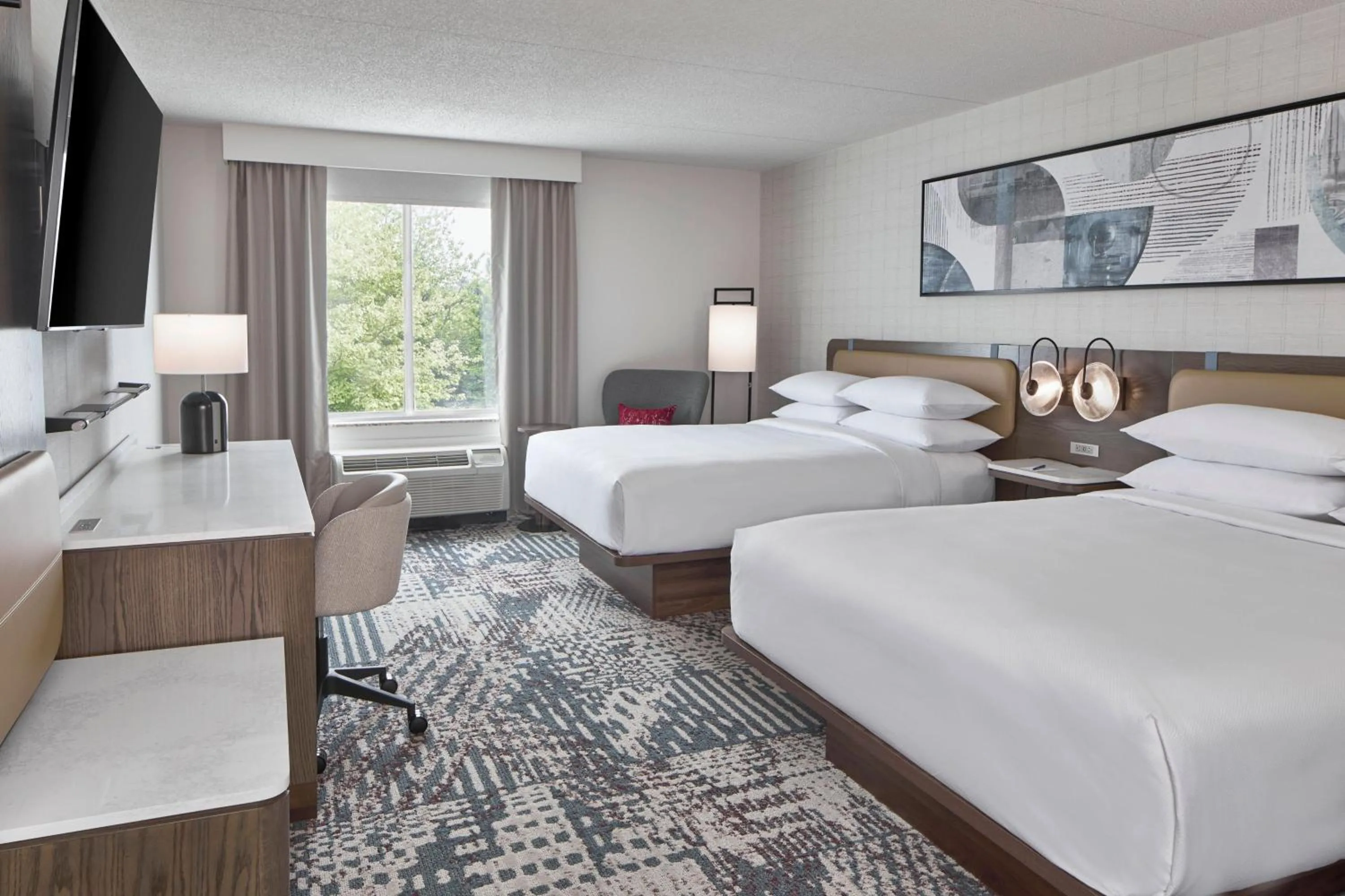 Photo of the whole room, Bed in Delta Hotels by Marriott Toledo