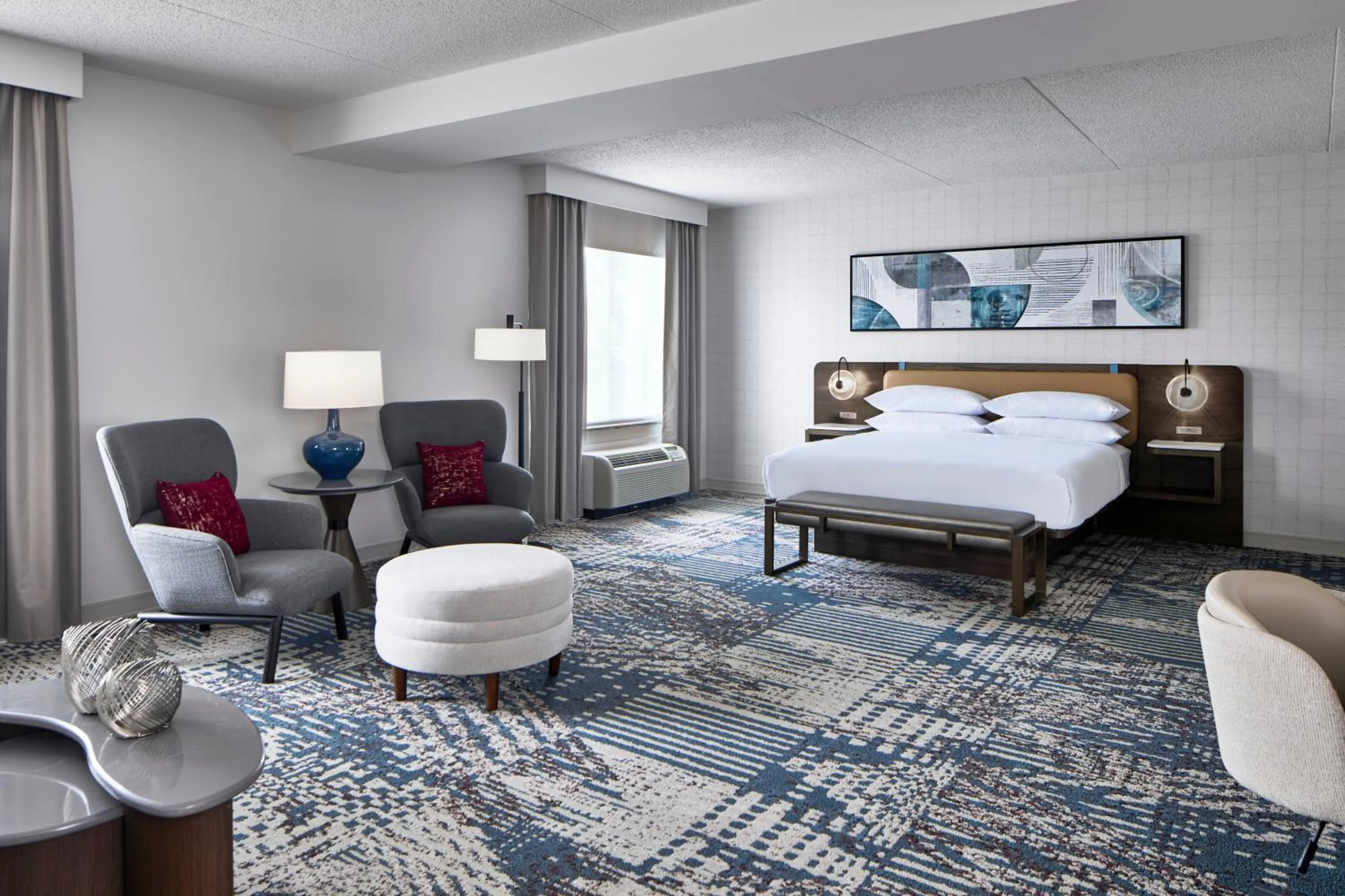 Seating area, Bed in Delta Hotels by Marriott Toledo