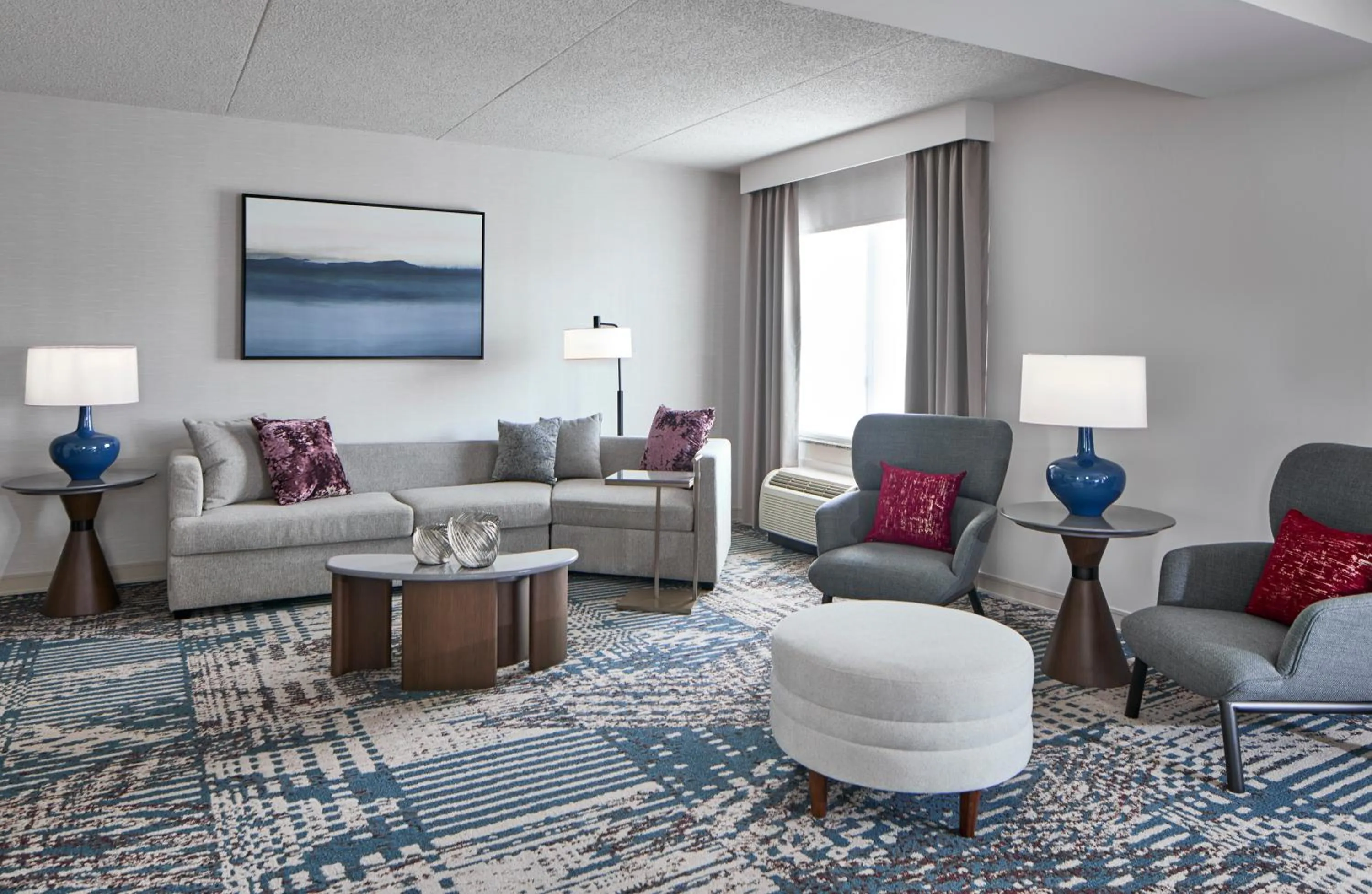 Seating area in Delta Hotels by Marriott Toledo