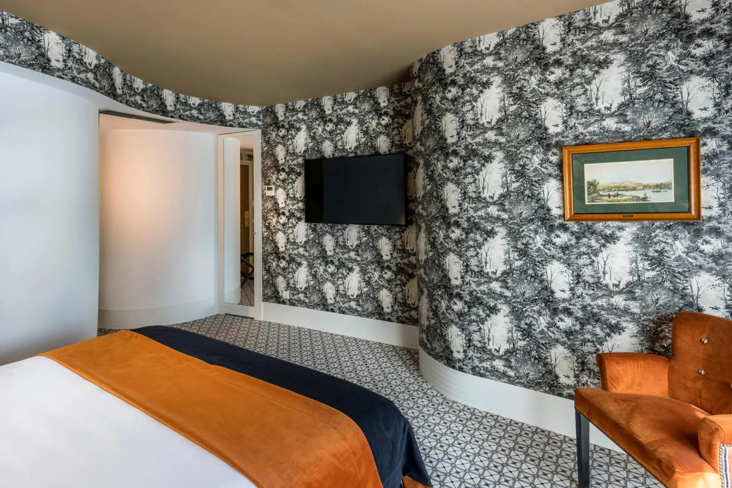 TV and multimedia, Bed in The First One Madrid Preciados