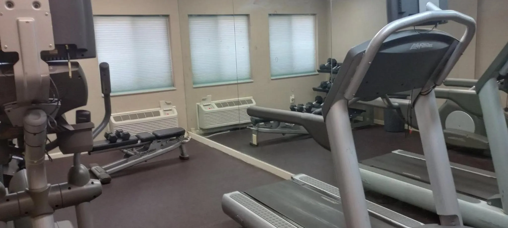 Fitness centre/facilities in Red Roof Inn Clifton Park
