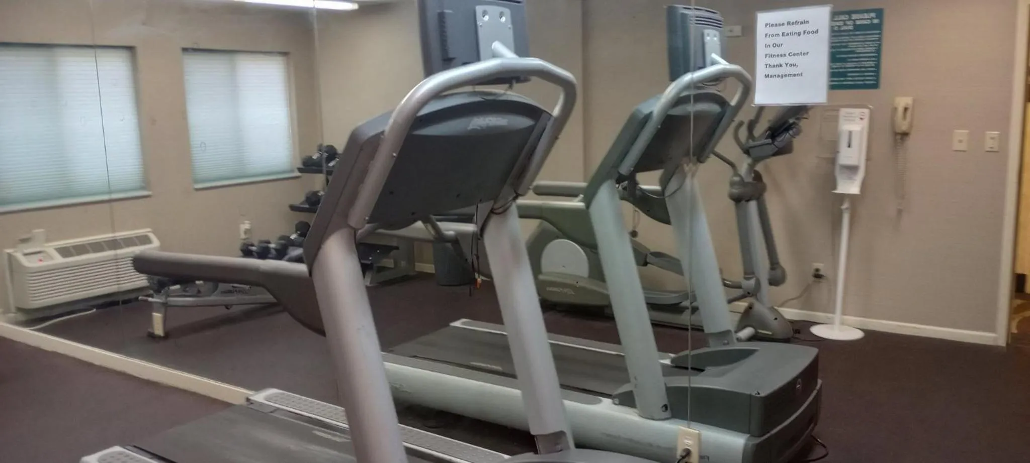 Fitness centre/facilities in Red Roof Inn Clifton Park
