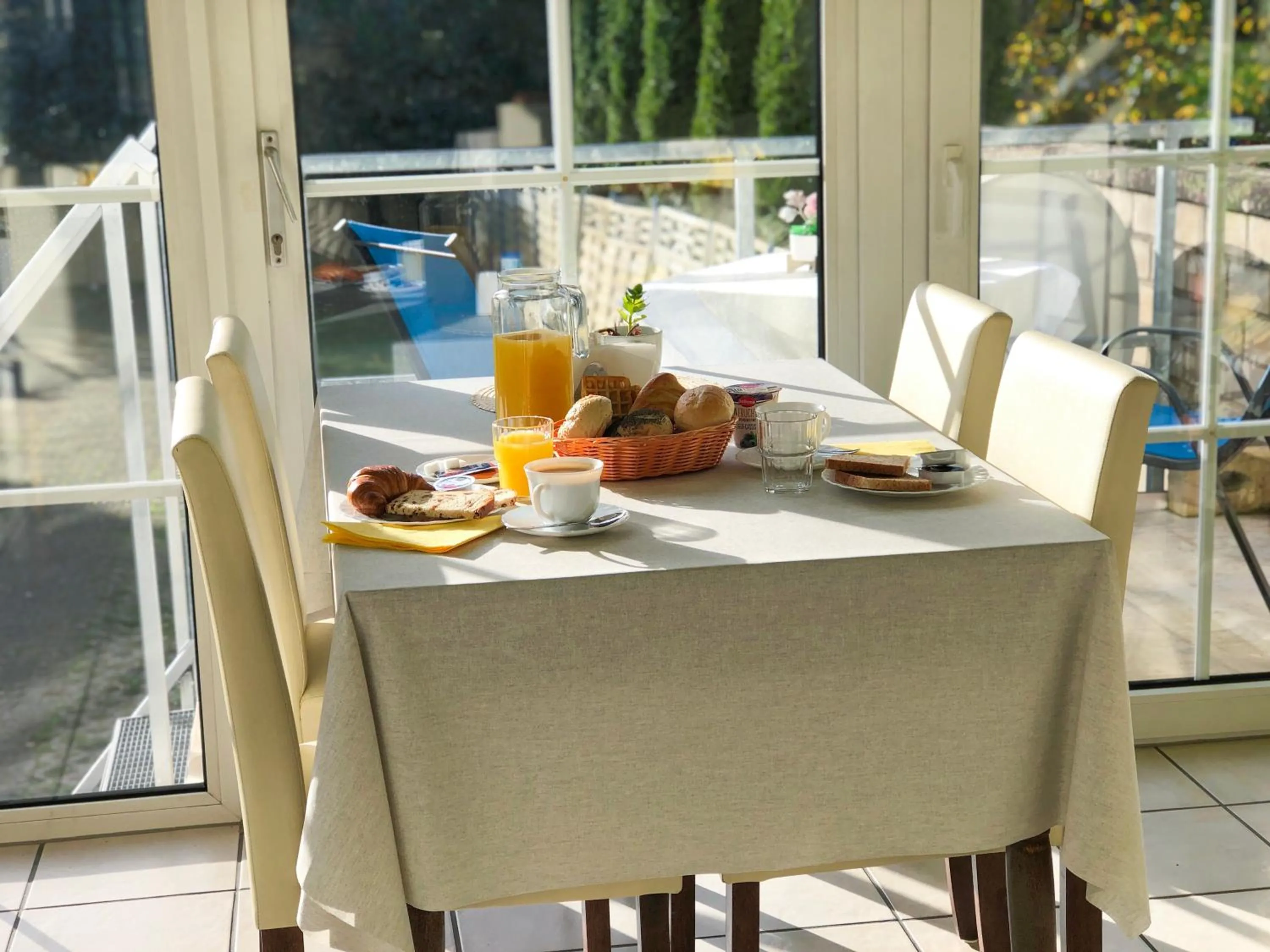 Food and drinks in Hotel Kaiser