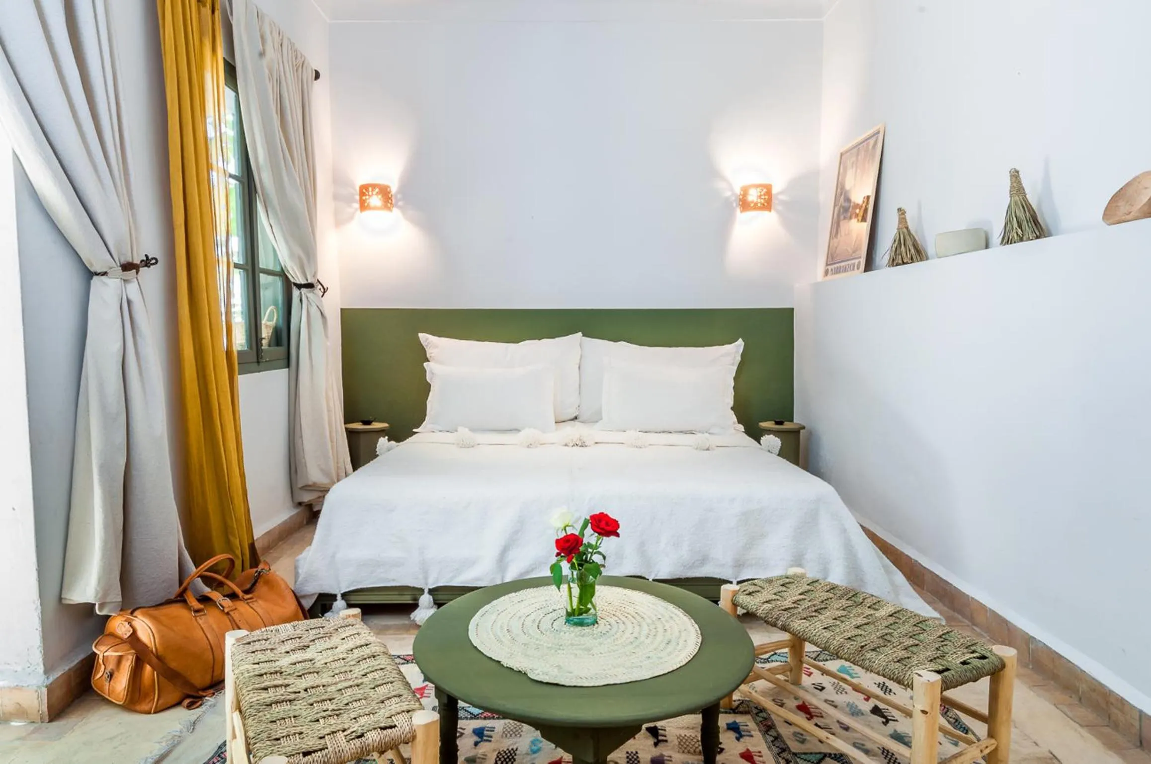 Photo of the whole room, Bed in Riad Chamali