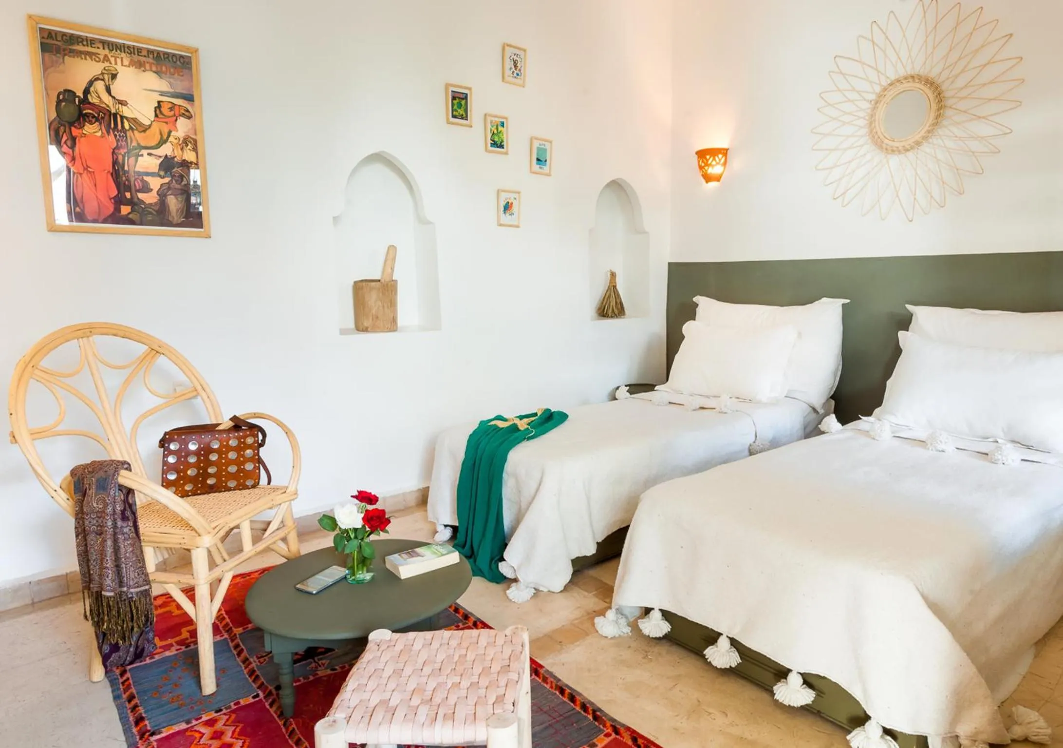 Photo of the whole room, Bed in Riad Chamali