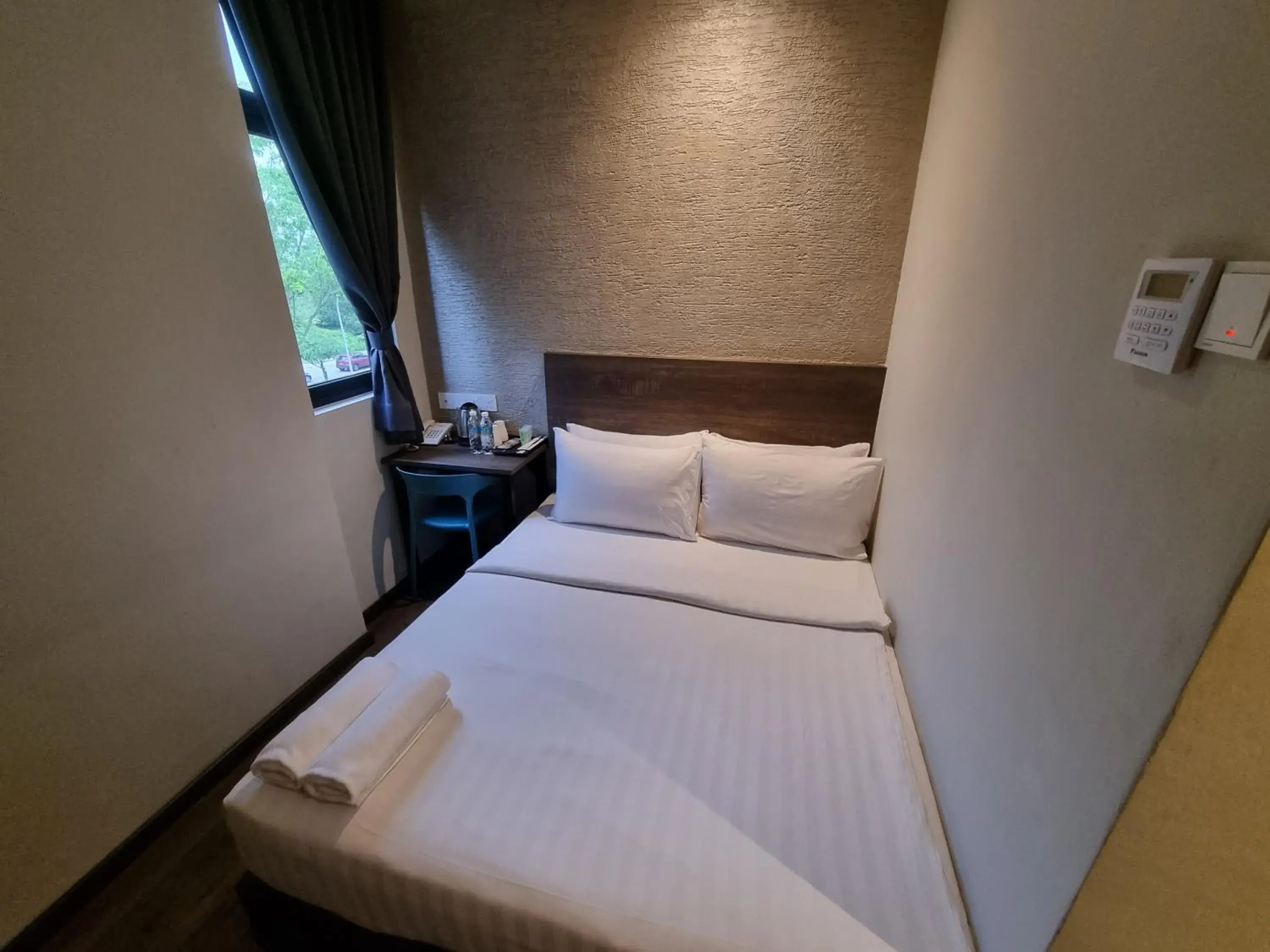 Mini Queen Window in MIICO Hotel @ Mount Austin Mini Queen Window in MIICO Hotel @ Mount Austin