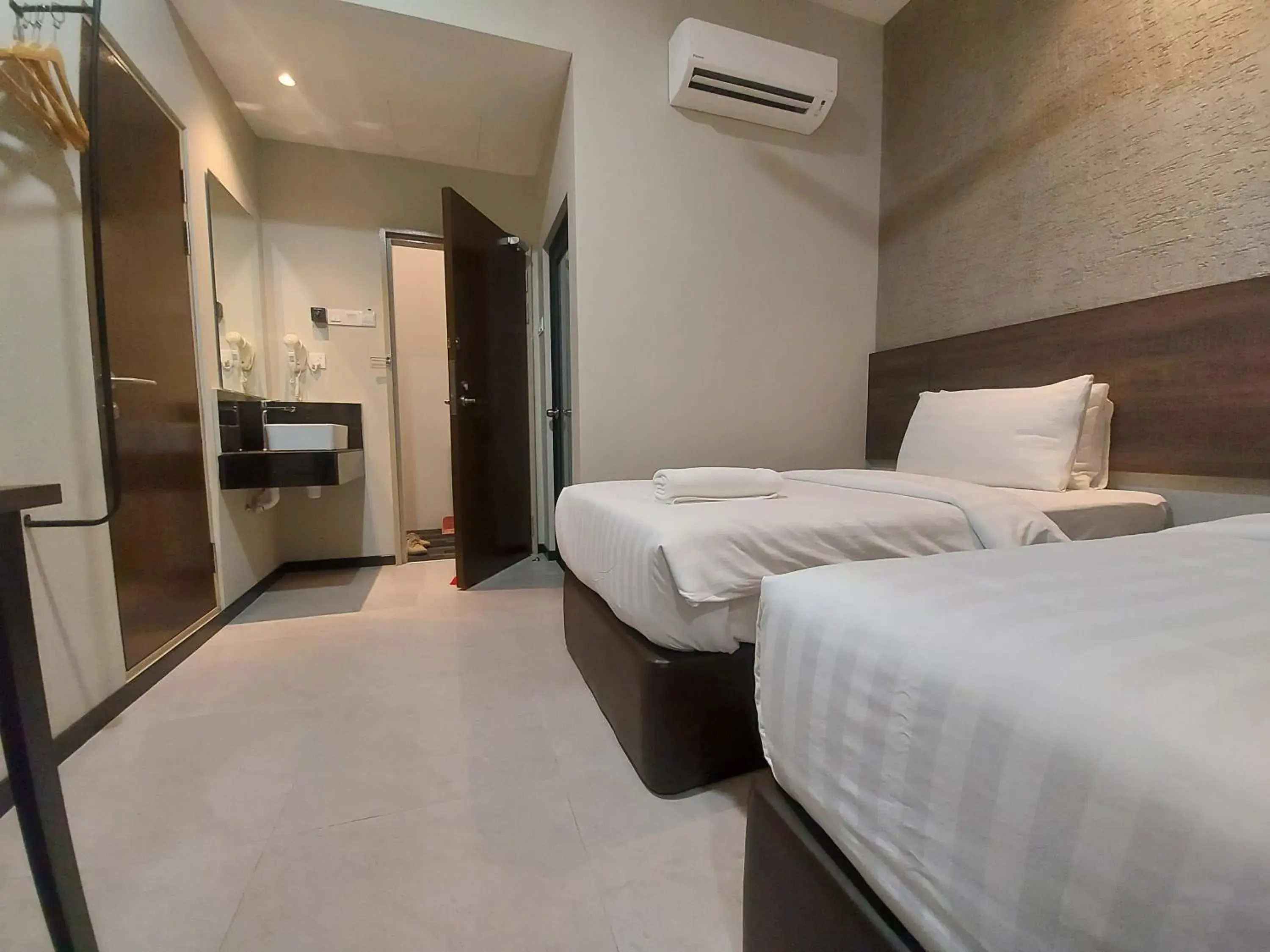 Twin Room in MIICO Hotel @ Mount Austin Twin Room in MIICO Hotel @ Mount Austin