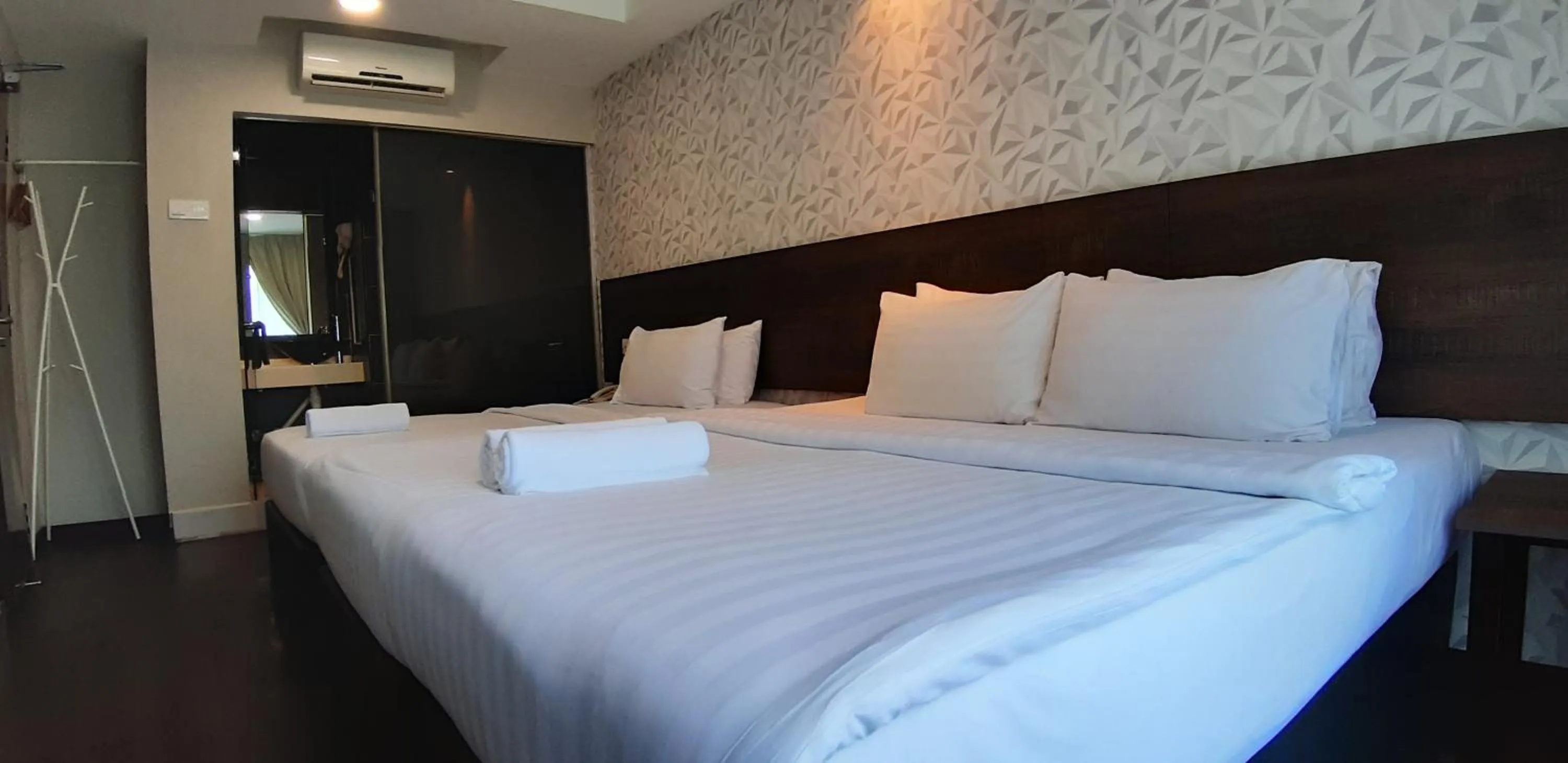 Bed in MIICO Hotel @ Mount Austin