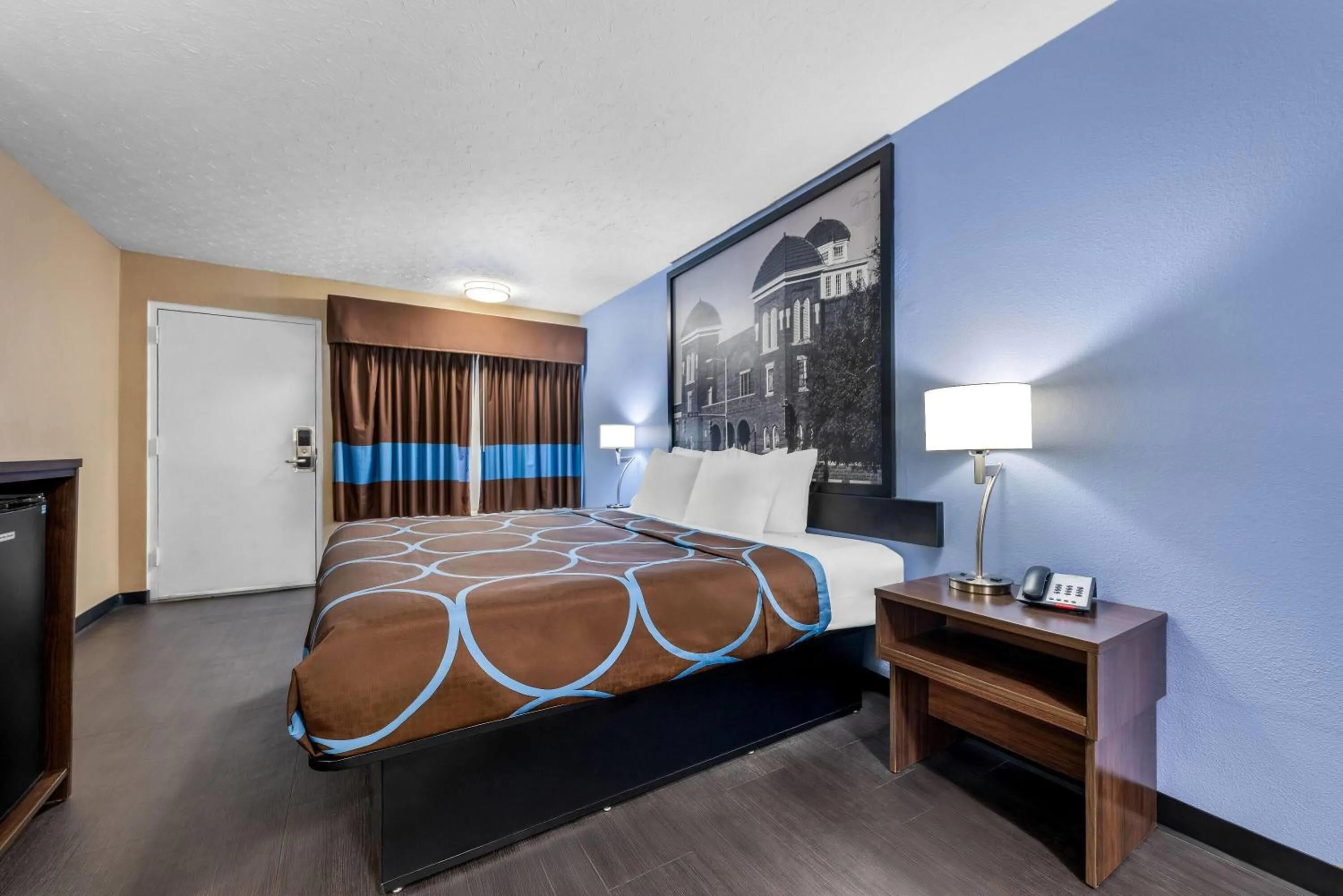 Bed in Super 8 by Wyndham Gadsden AL