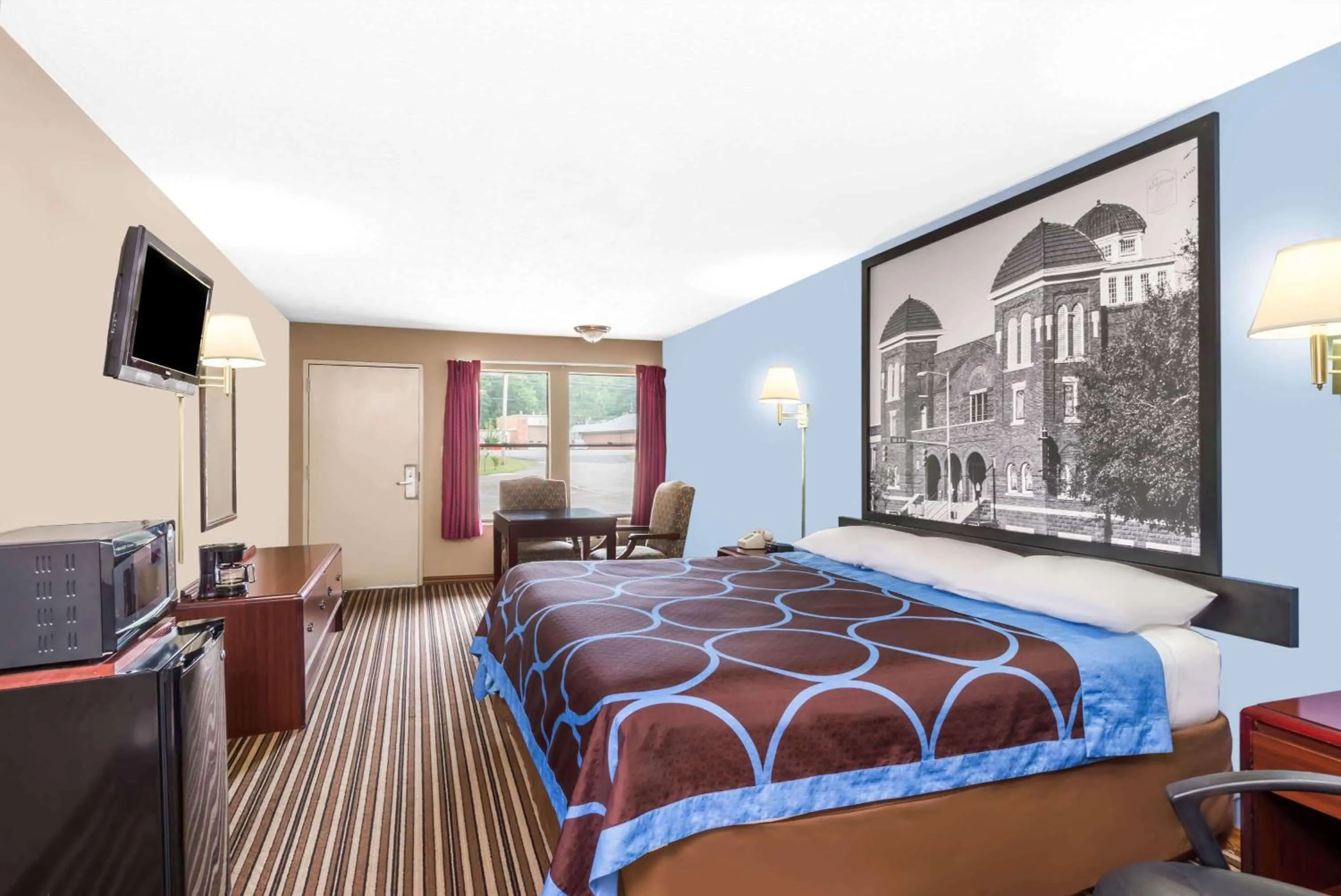 Photo of the whole room, Bed in Super 8 by Wyndham Gadsden AL